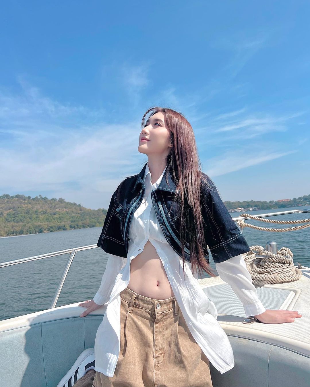เบส - รักษ์วนีย์ คำสิงห์
