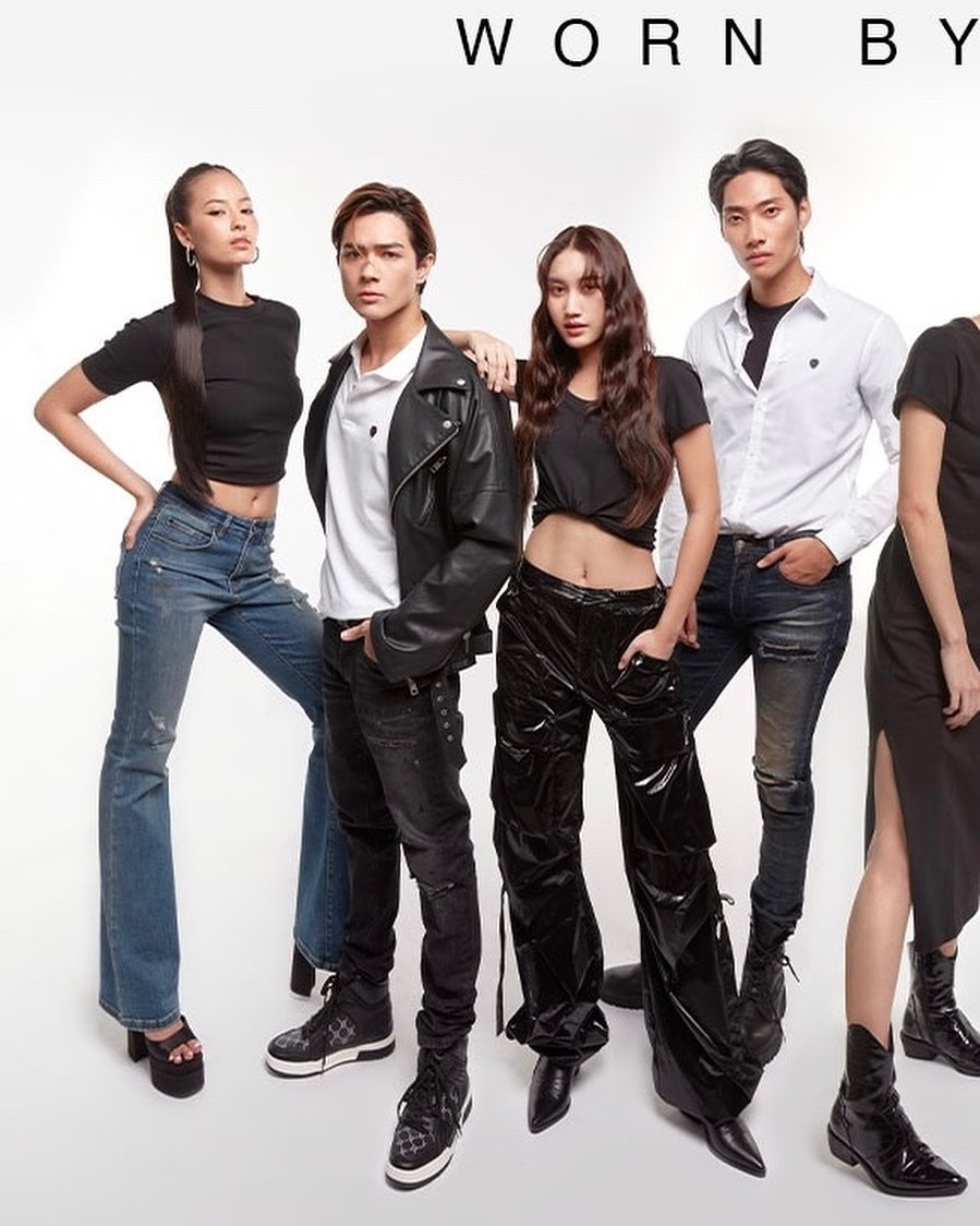 เบส - รักษ์วนีย์ คำสิงห์