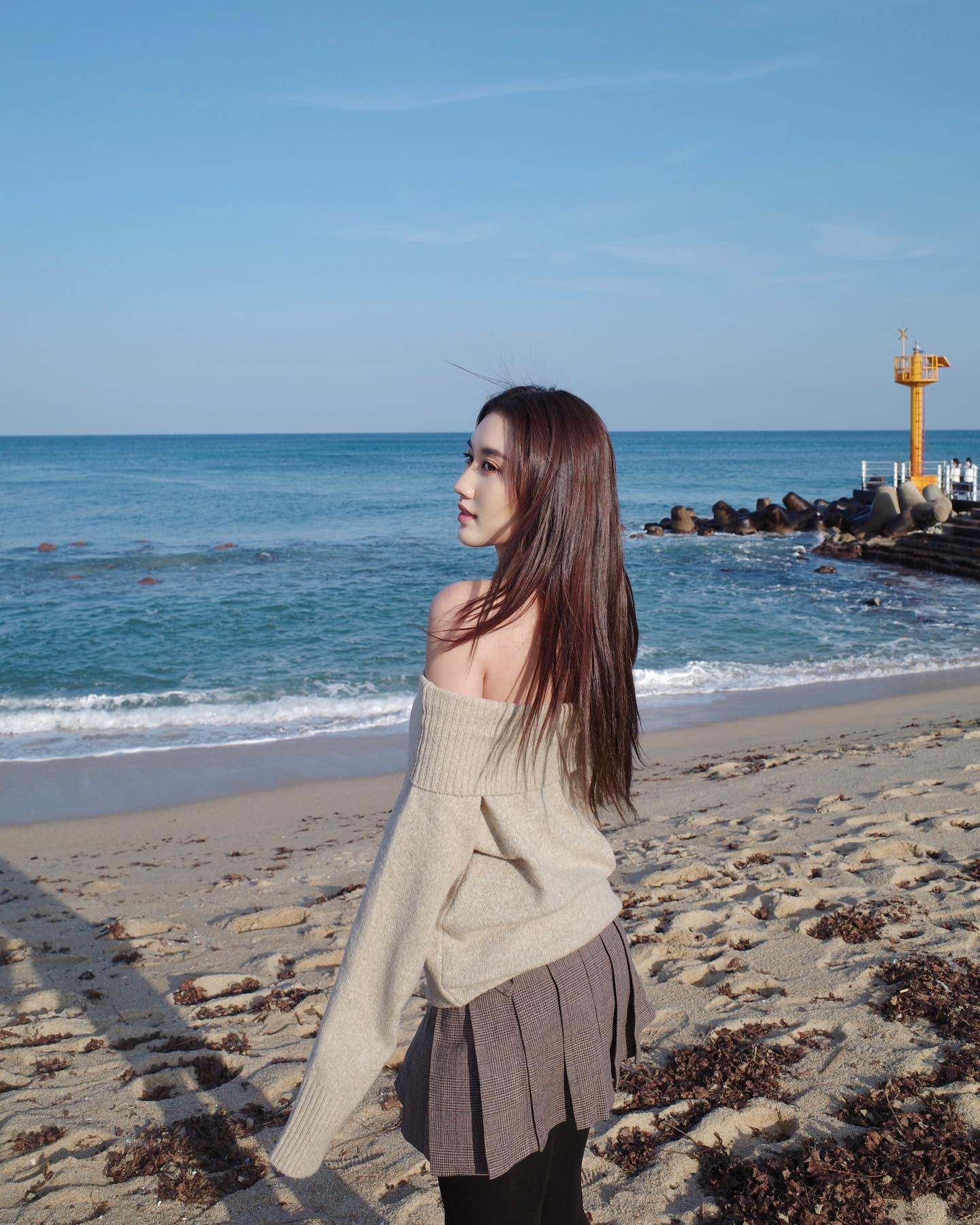 เบส - รักษ์วนีย์ คำสิงห์