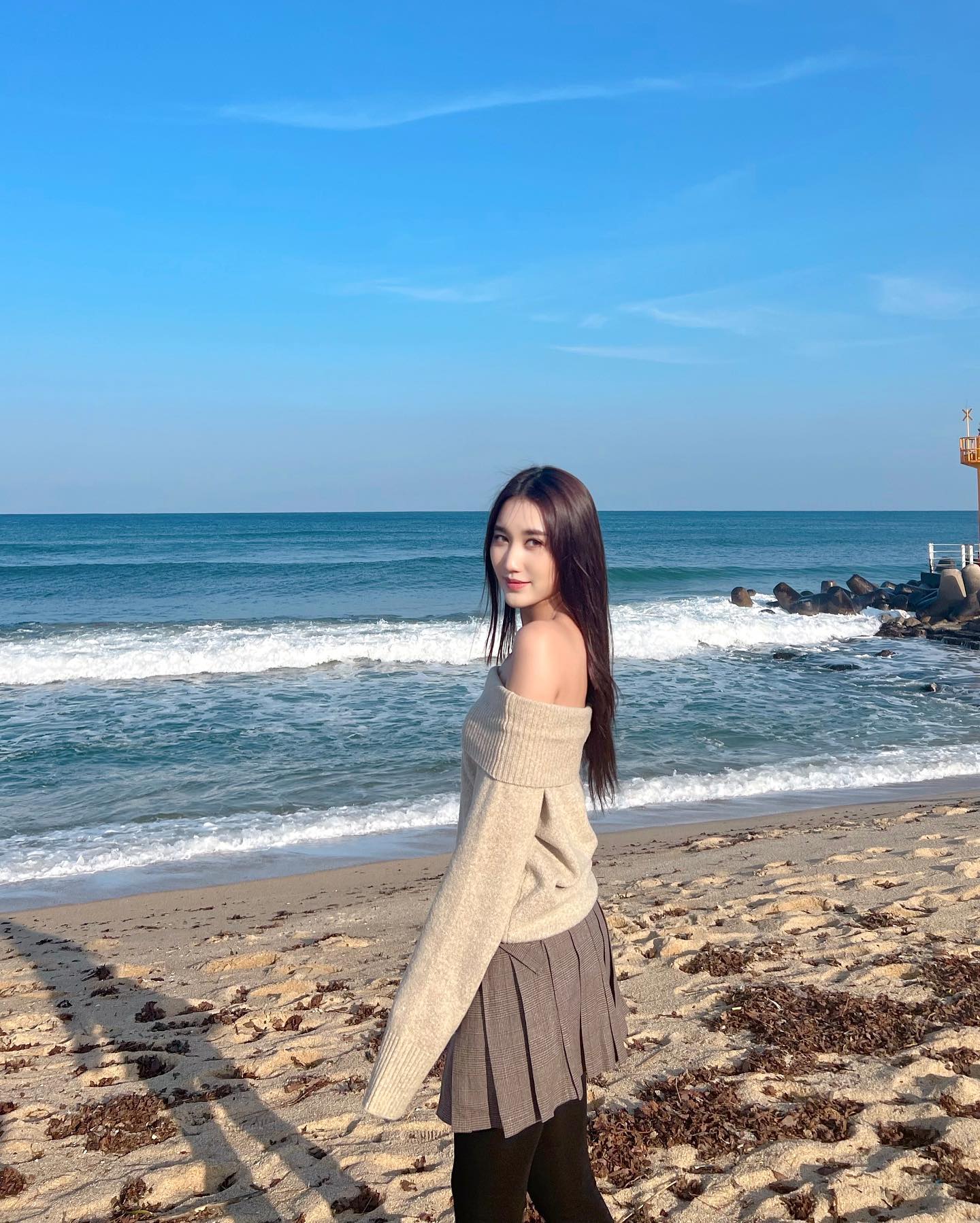 เบส - รักษ์วนีย์ คำสิงห์