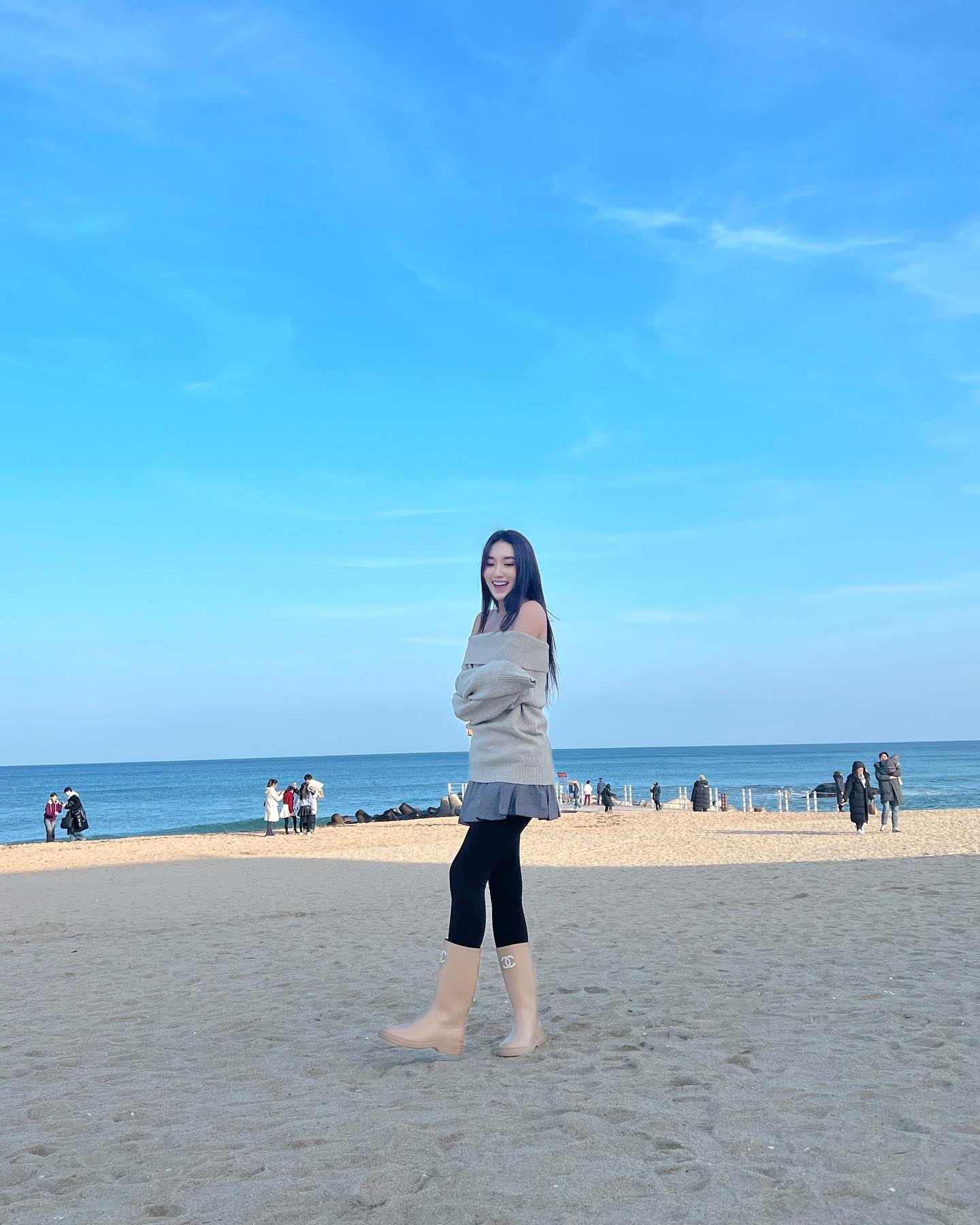 เบส - รักษ์วนีย์ คำสิงห์