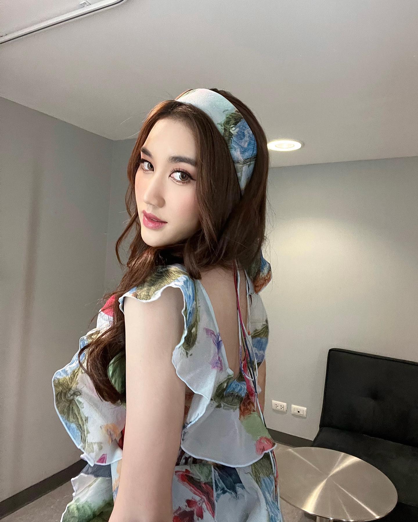 เบส - รักษ์วนีย์ คำสิงห์