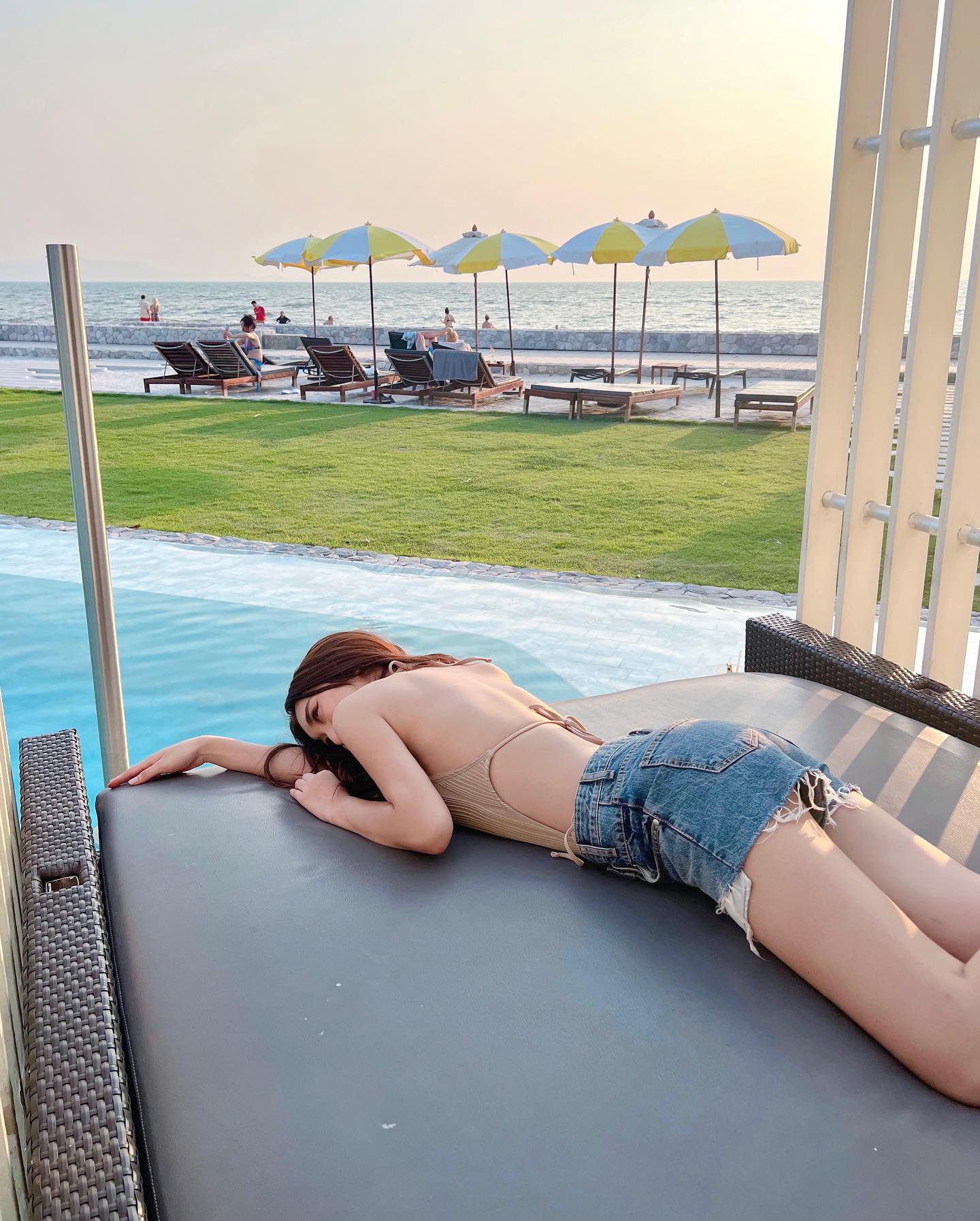 เบส - รักษ์วนีย์ คำสิงห์