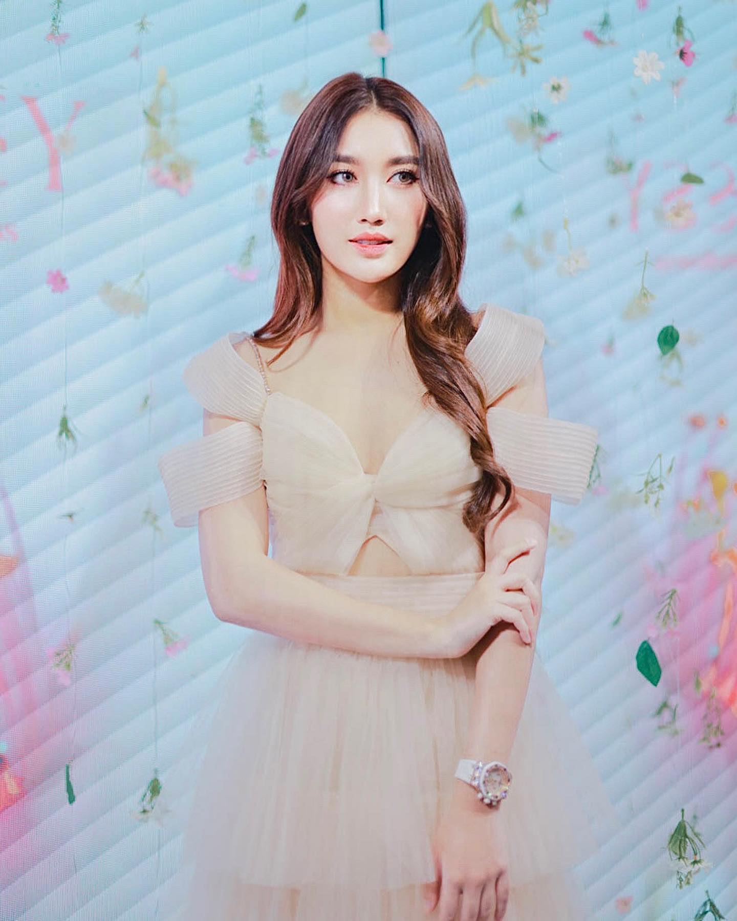 เบส - รักษ์วนีย์ คำสิงห์