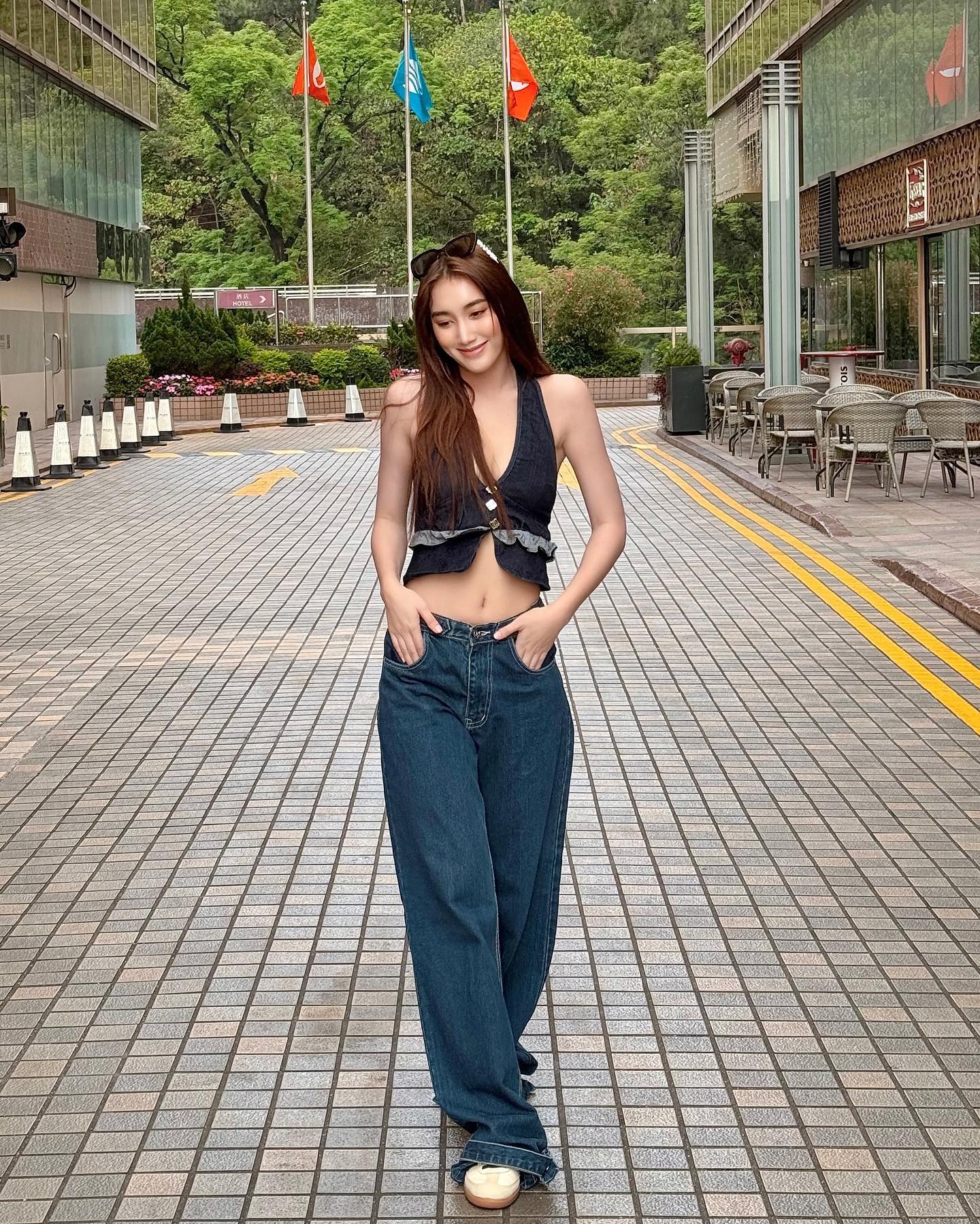 เบส - รักษ์วนีย์ คำสิงห์