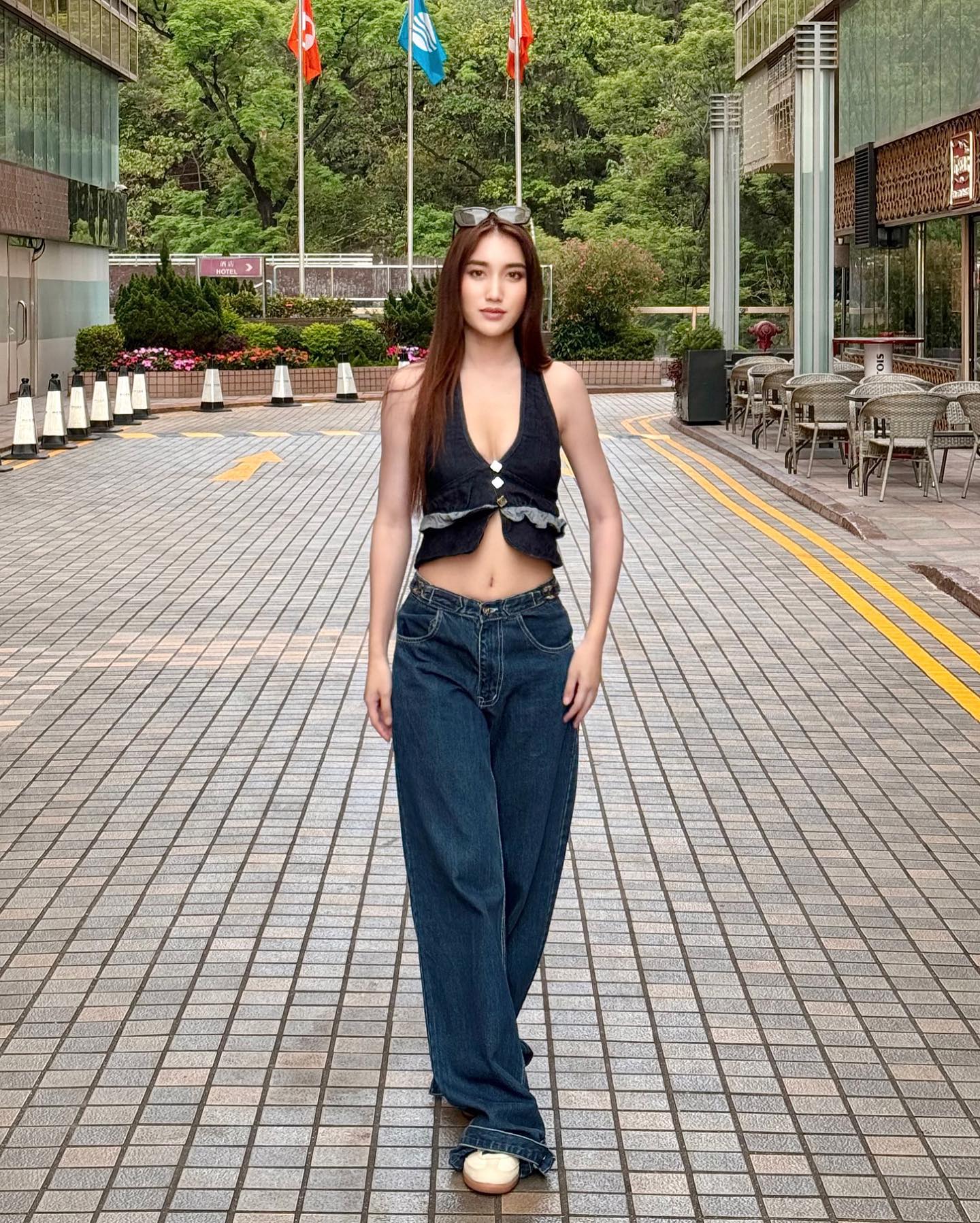 เบส - รักษ์วนีย์ คำสิงห์