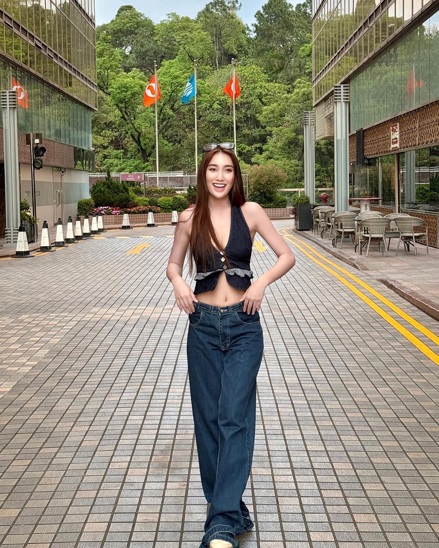 เบส - รักษ์วนีย์ คำสิงห์