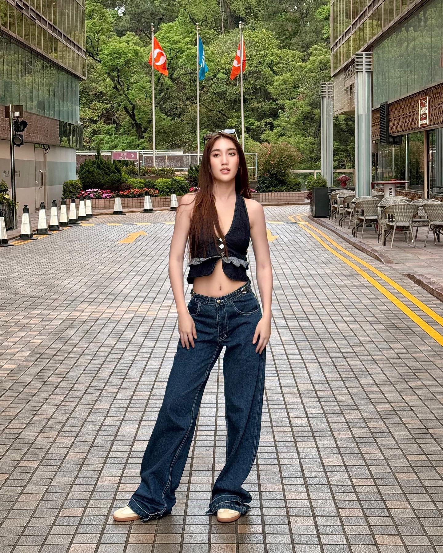 เบส - รักษ์วนีย์ คำสิงห์