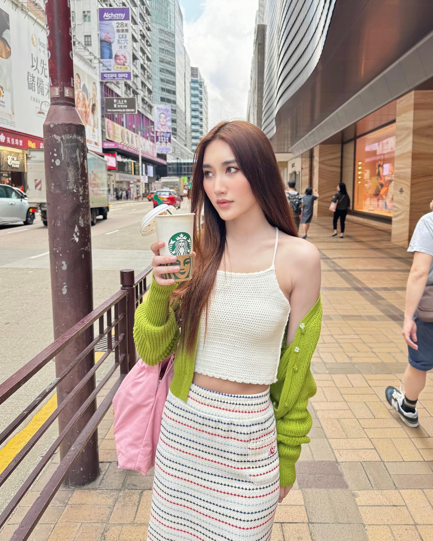 เบส - รักษ์วนีย์ คำสิงห์