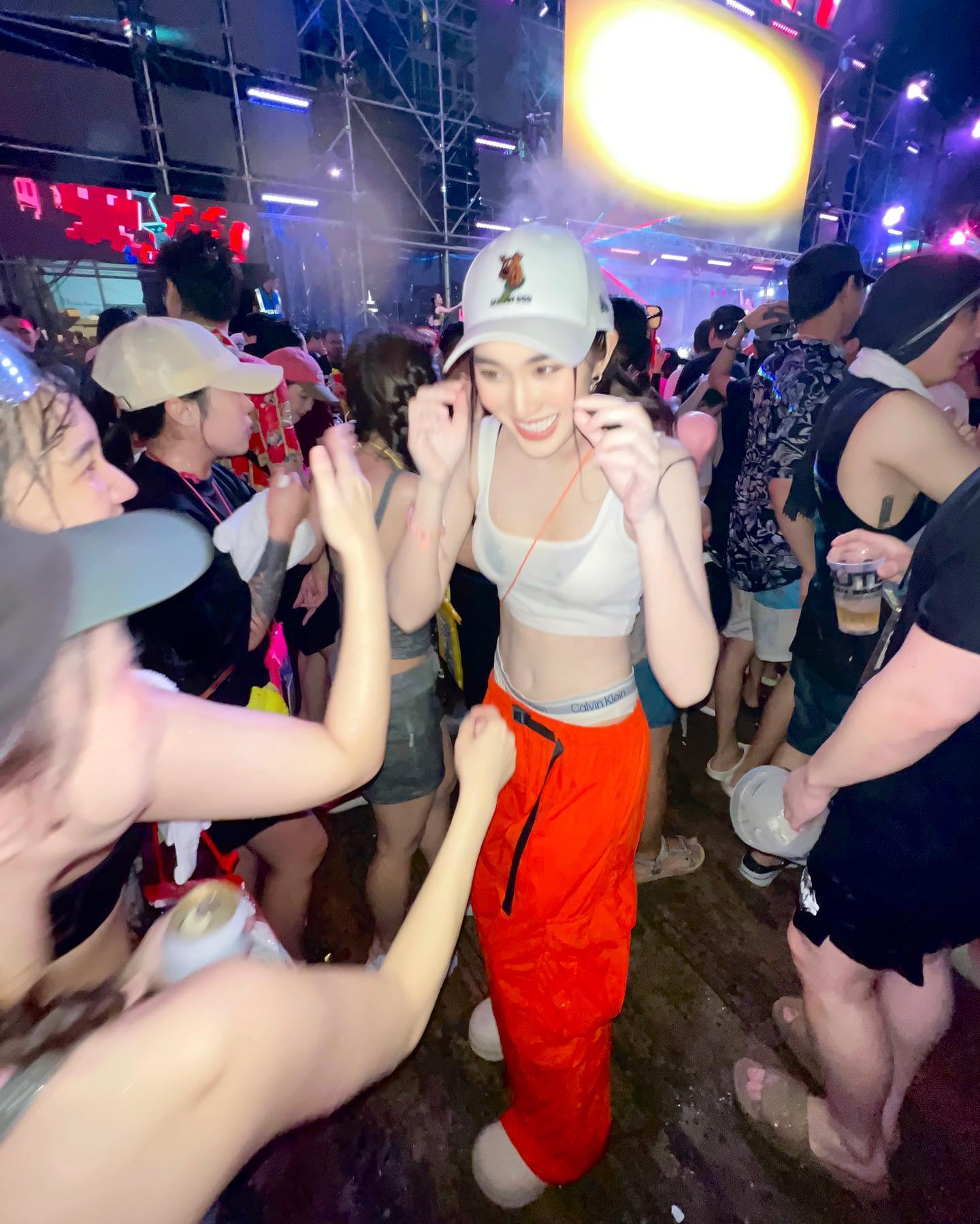 เบส - รักษ์วนีย์ คำสิงห์