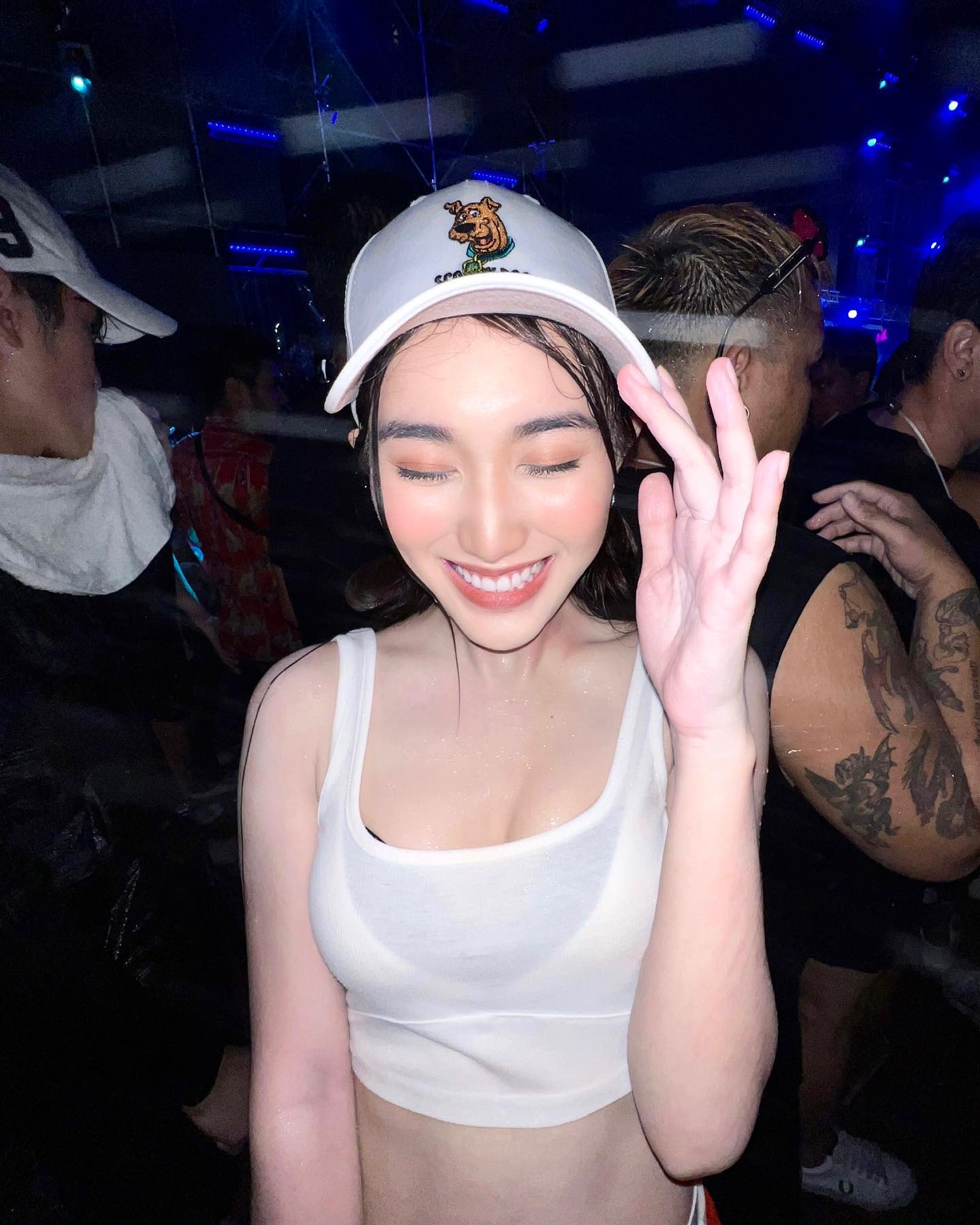 เบส - รักษ์วนีย์ คำสิงห์