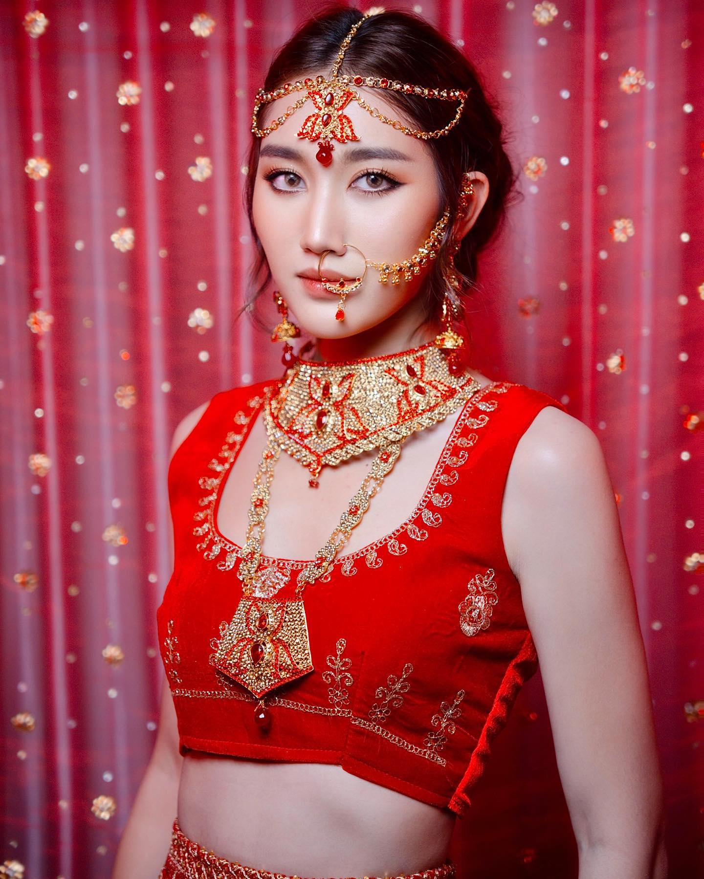 เบส - รักษ์วนีย์ คำสิงห์