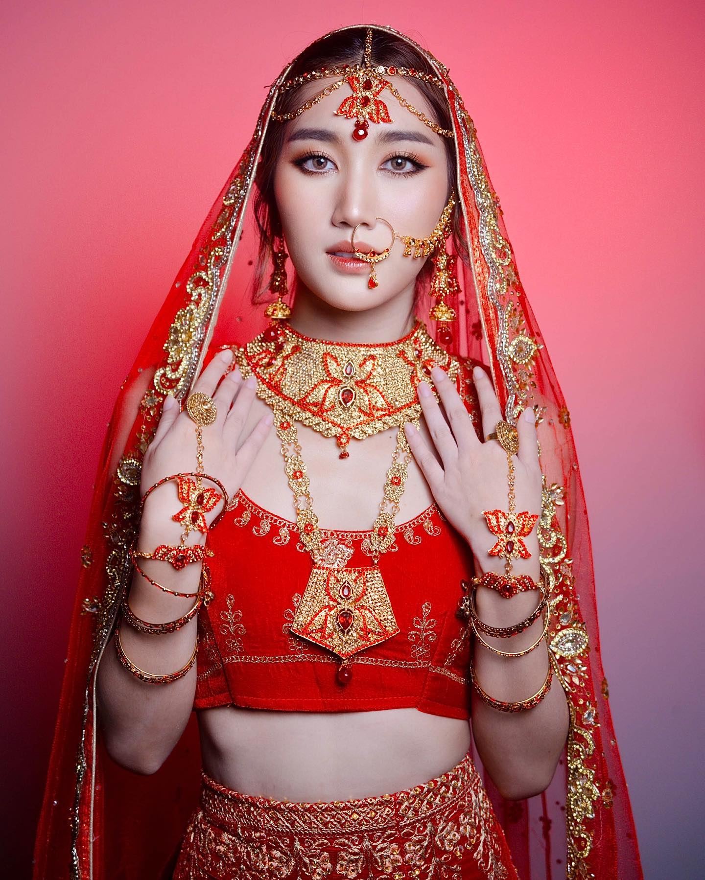 เบส - รักษ์วนีย์ คำสิงห์