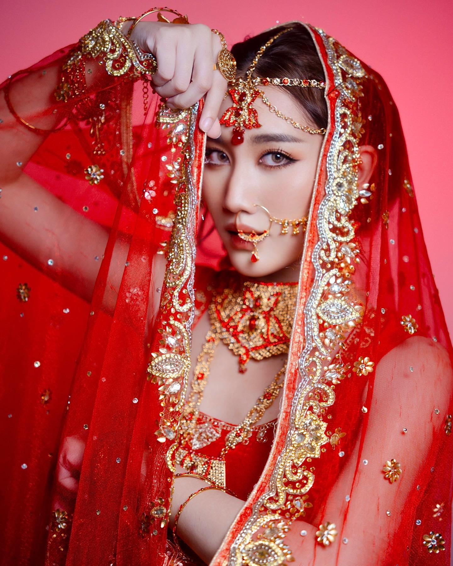 เบส - รักษ์วนีย์ คำสิงห์