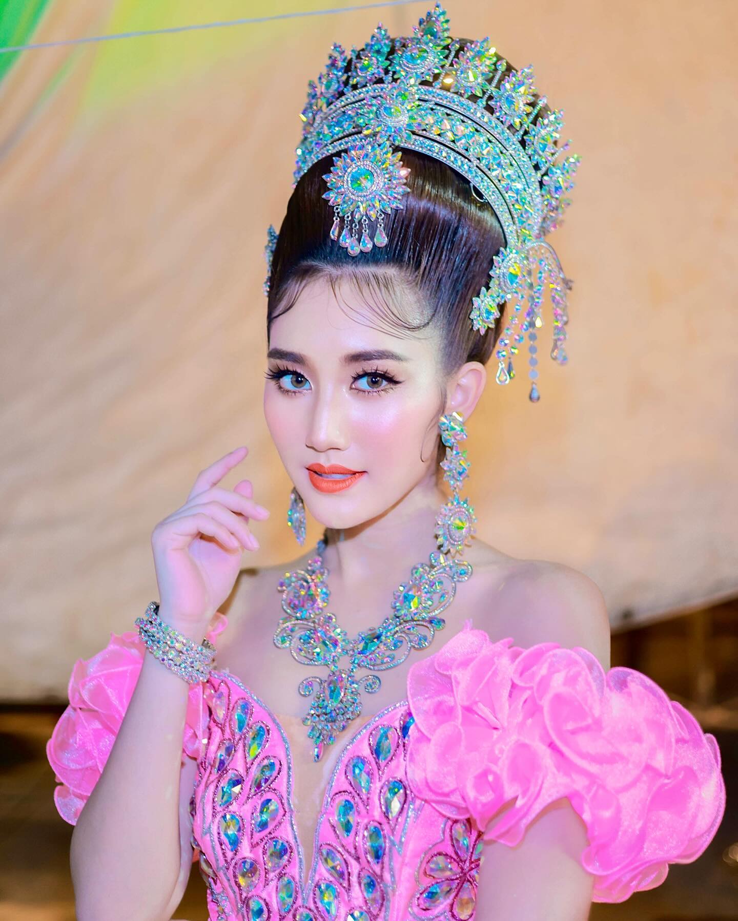 เบส - รักษ์วนีย์ คำสิงห์