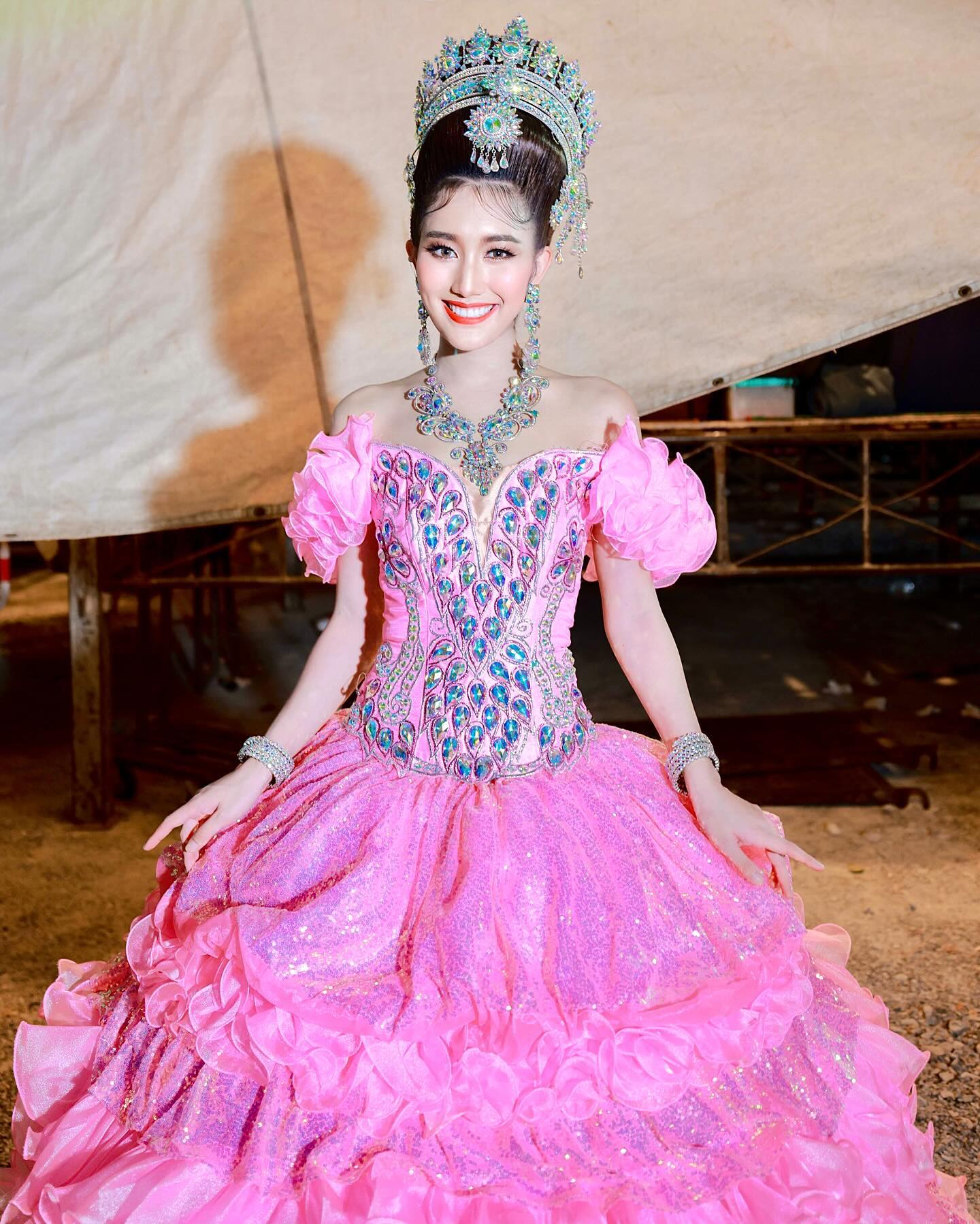 เบส - รักษ์วนีย์ คำสิงห์