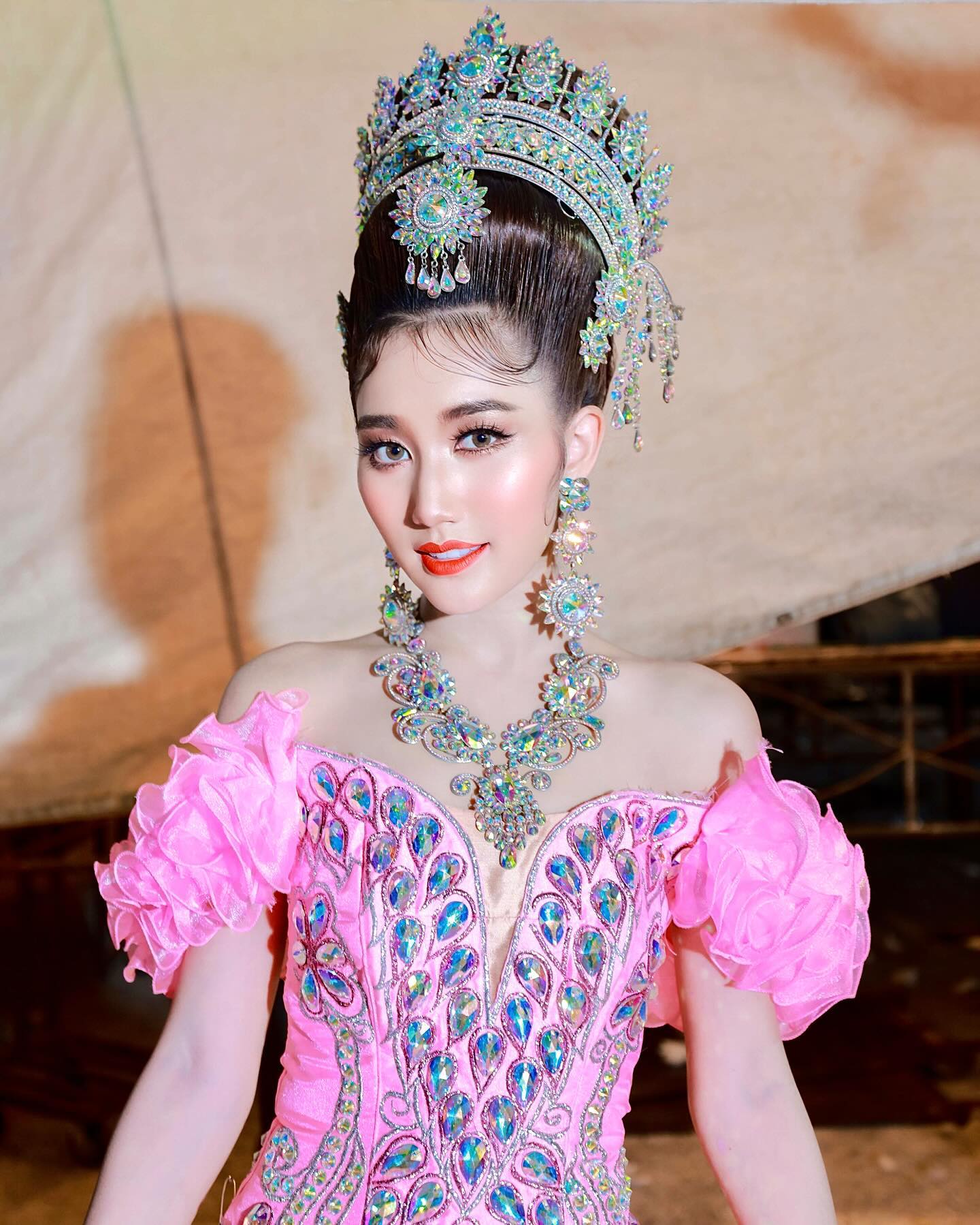 เบส - รักษ์วนีย์ คำสิงห์