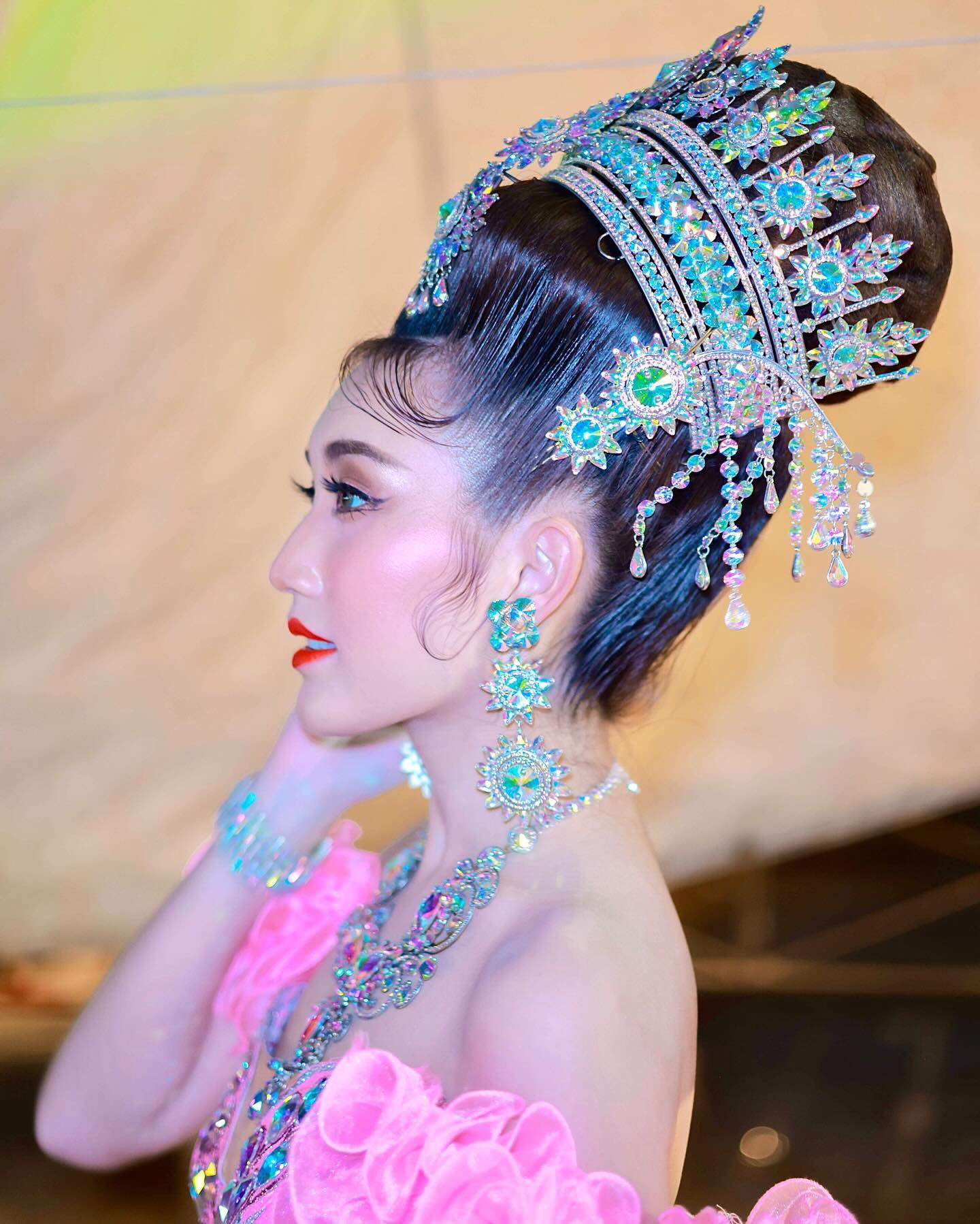 เบส - รักษ์วนีย์ คำสิงห์