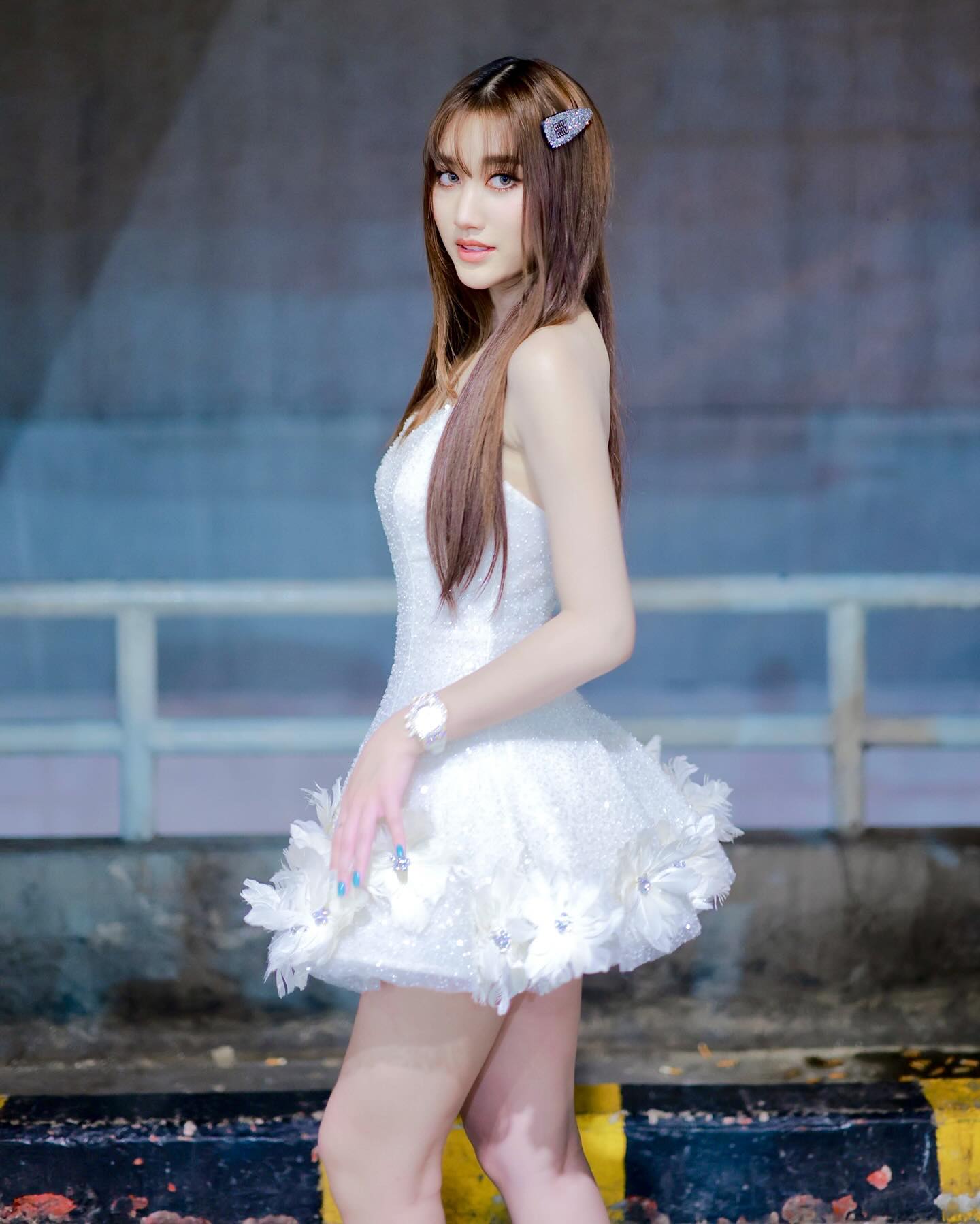 เบส - รักษ์วนีย์ คำสิงห์