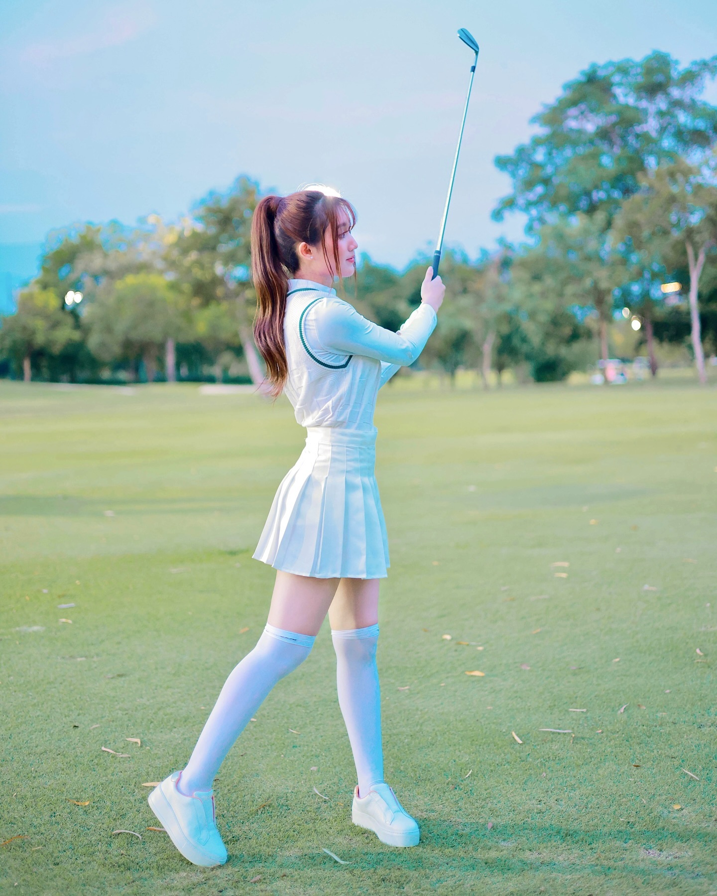 เบส - รักษ์วนีย์ คำสิงห์