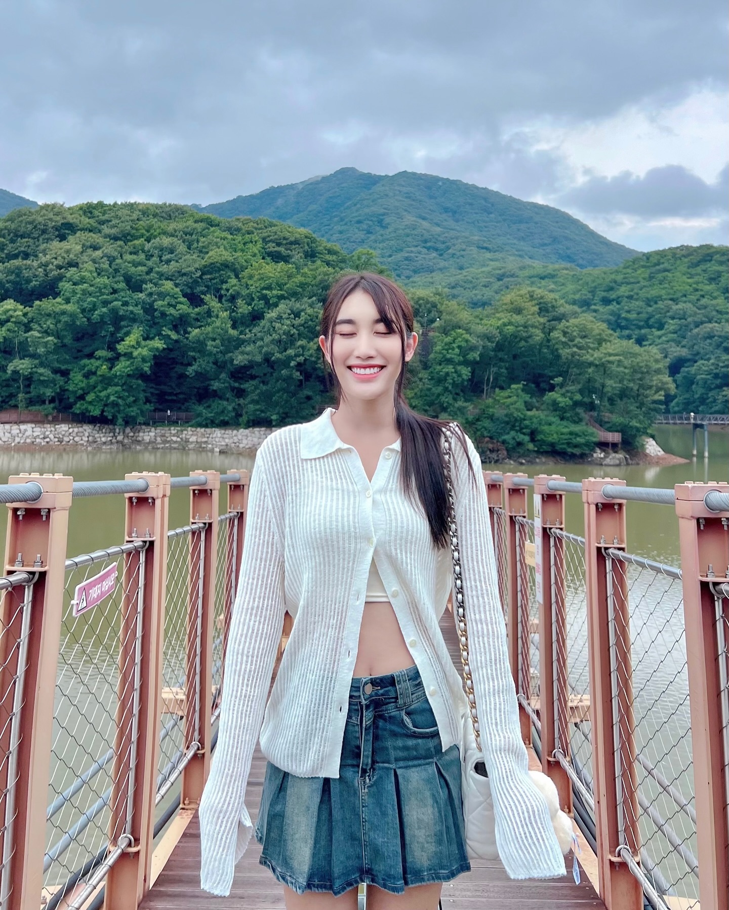 เบส - รักษ์วนีย์ คำสิงห์