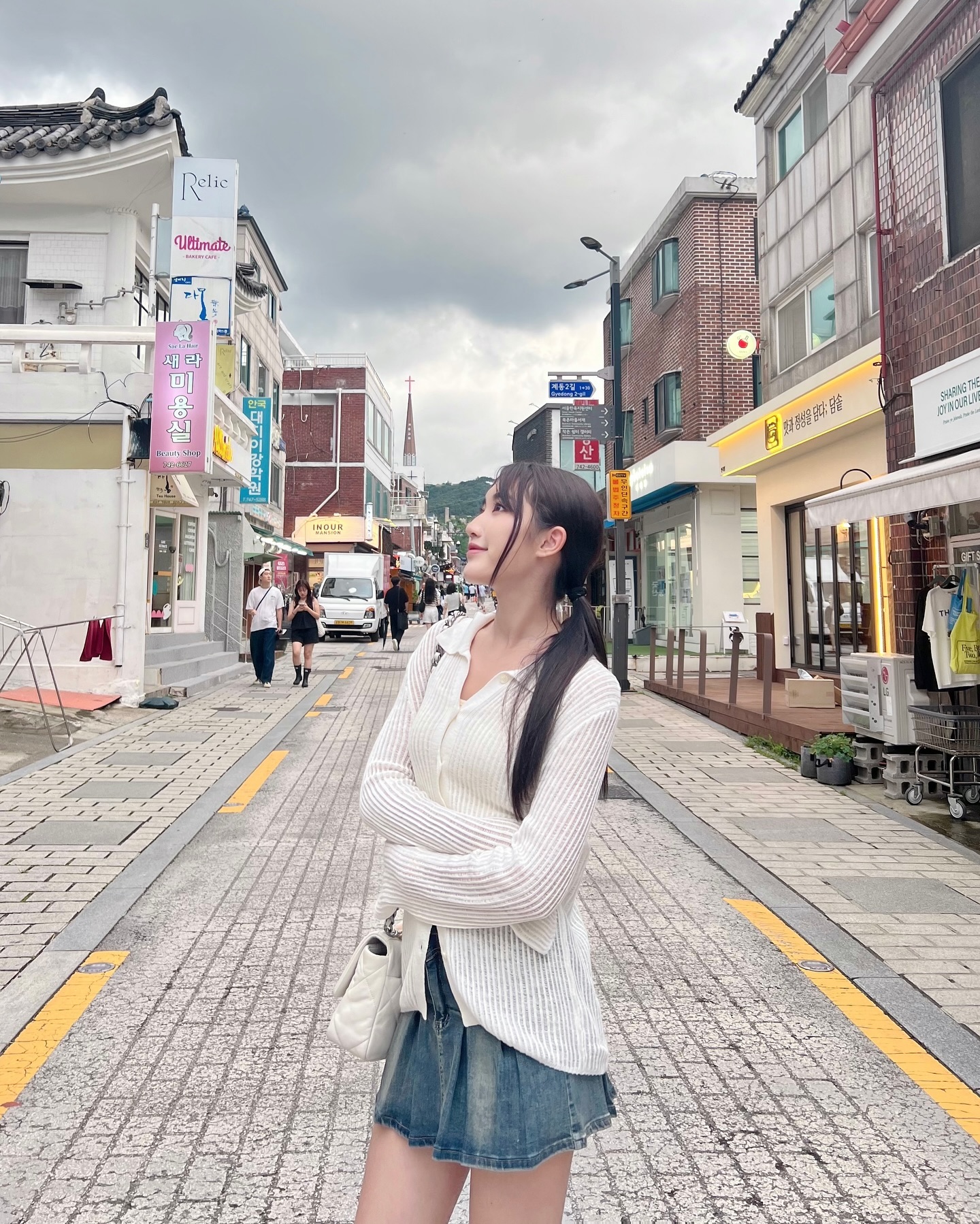 เบส - รักษ์วนีย์ คำสิงห์