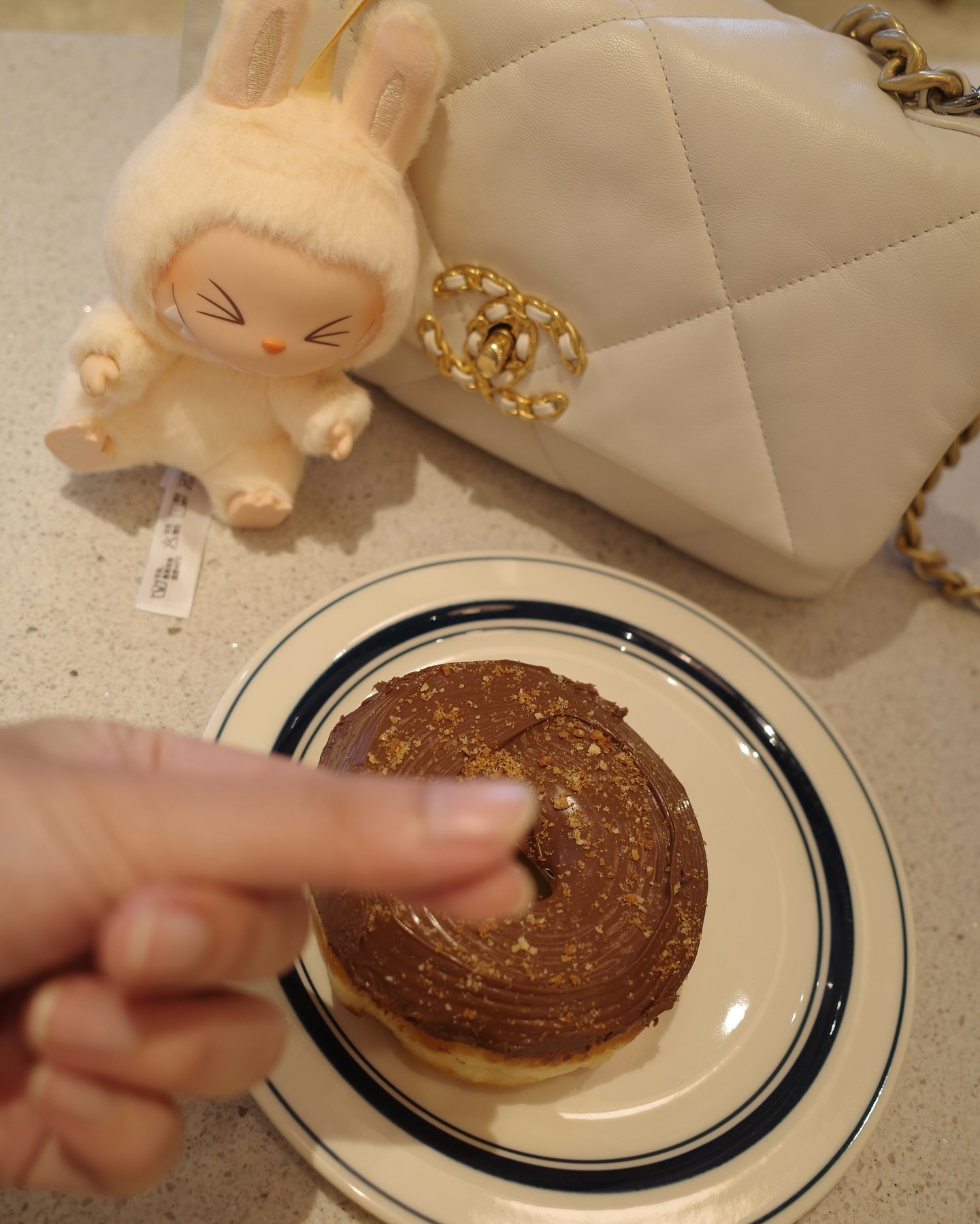 เบส - รักษ์วนีย์ คำสิงห์