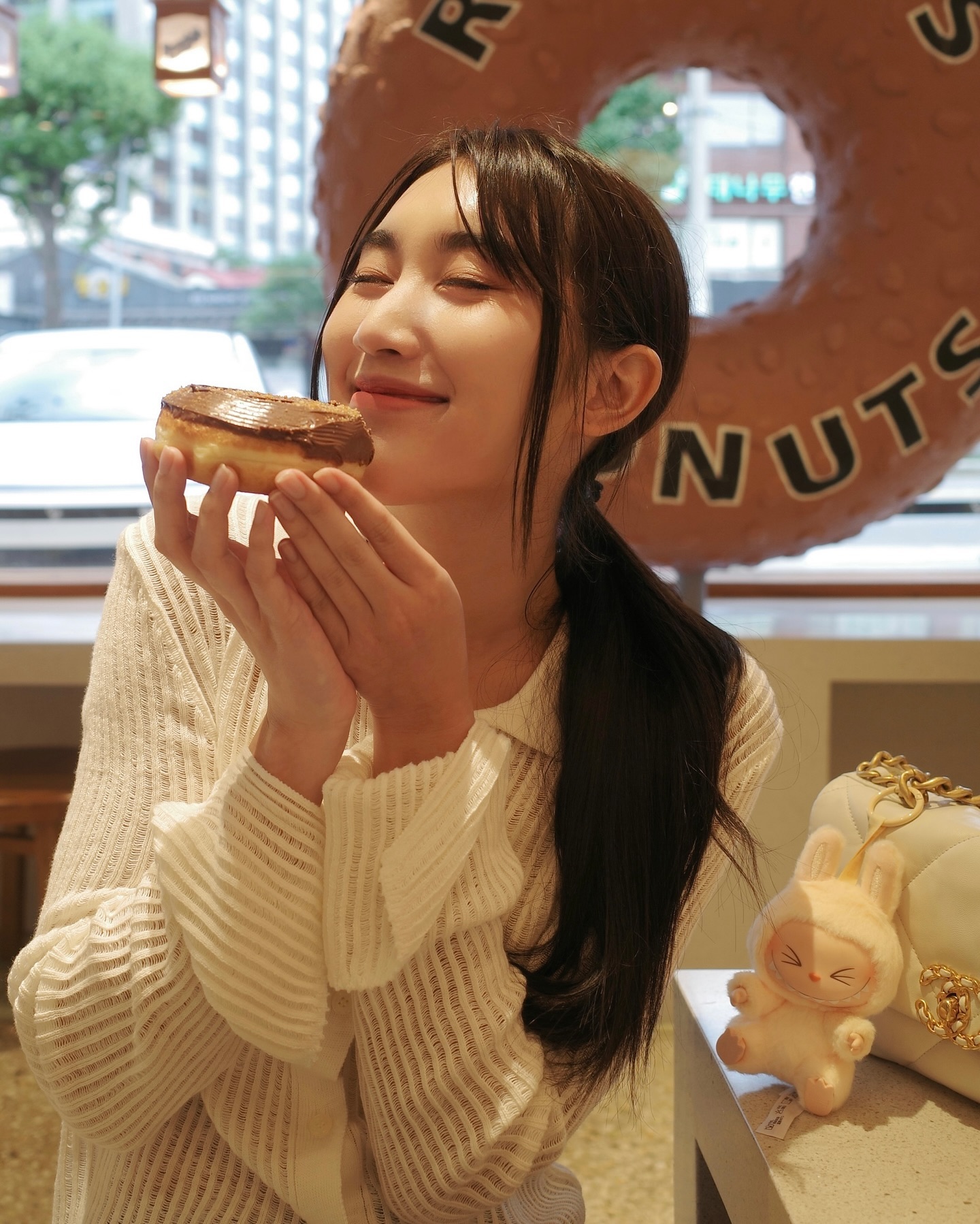 เบส - รักษ์วนีย์ คำสิงห์