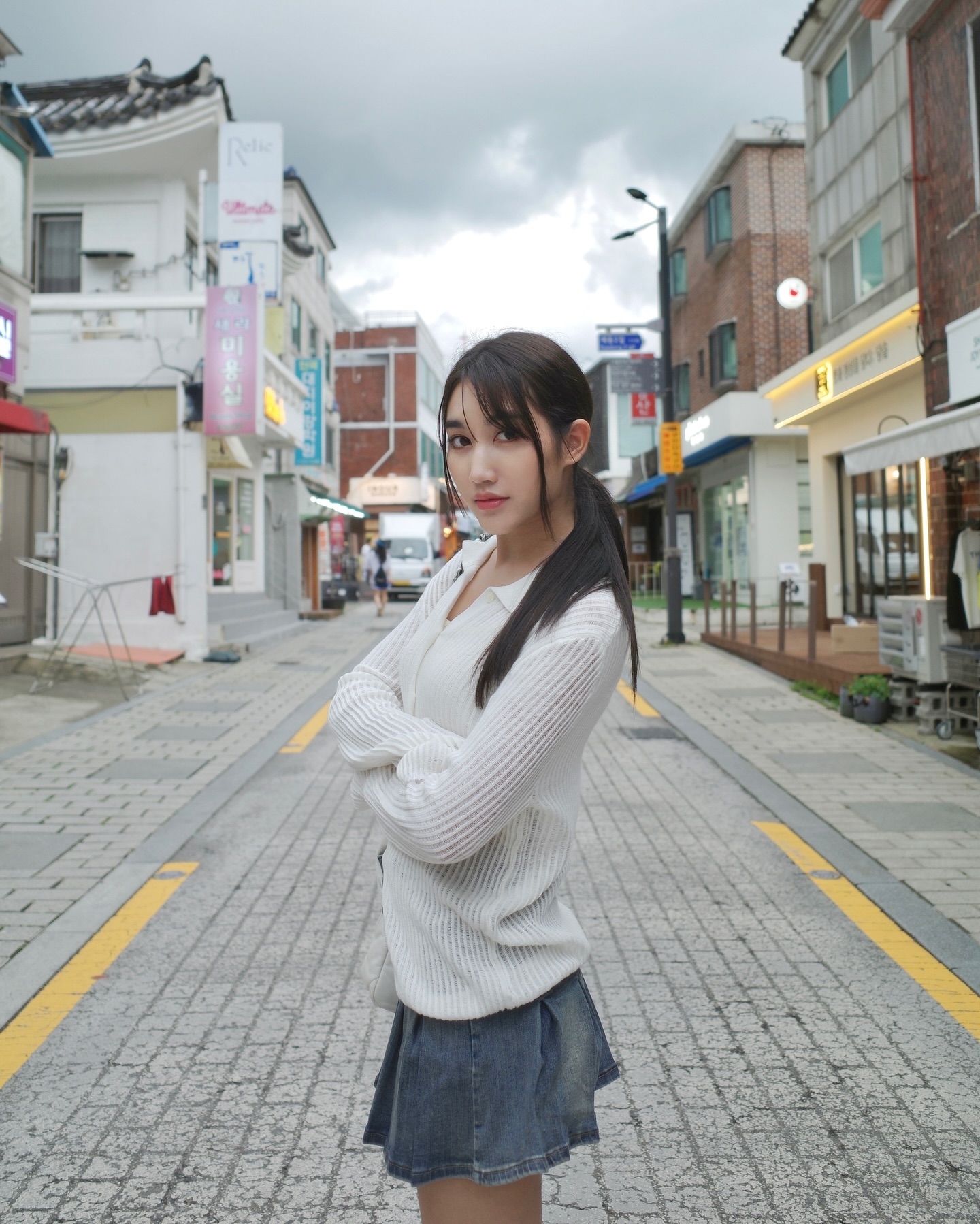 เบส - รักษ์วนีย์ คำสิงห์