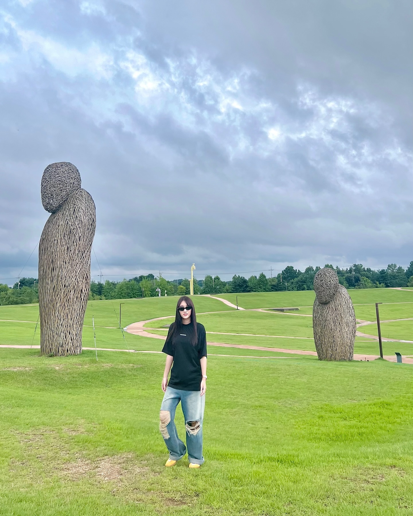 เบส - รักษ์วนีย์ คำสิงห์