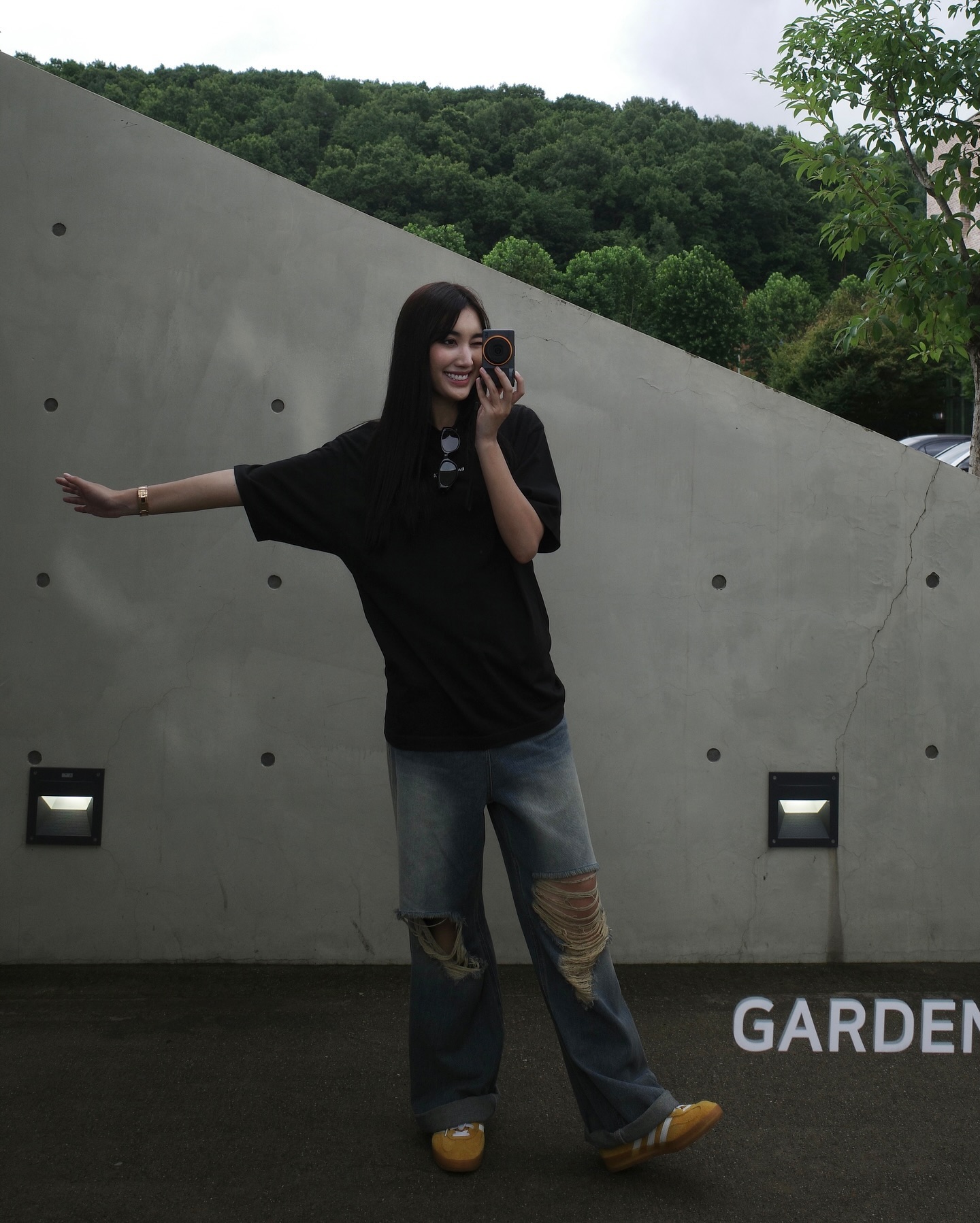 เบส - รักษ์วนีย์ คำสิงห์