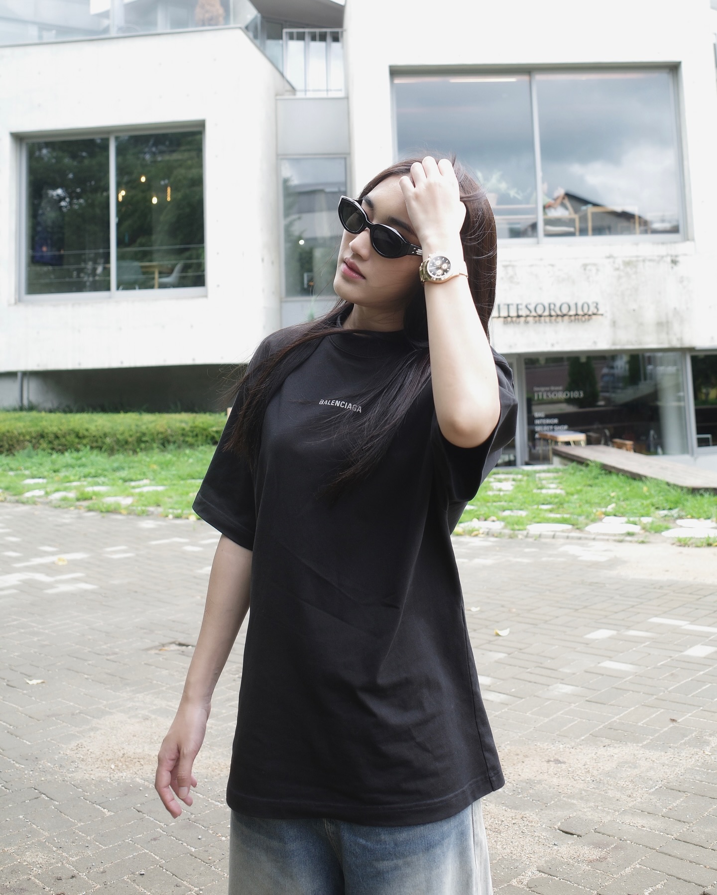 เบส - รักษ์วนีย์ คำสิงห์