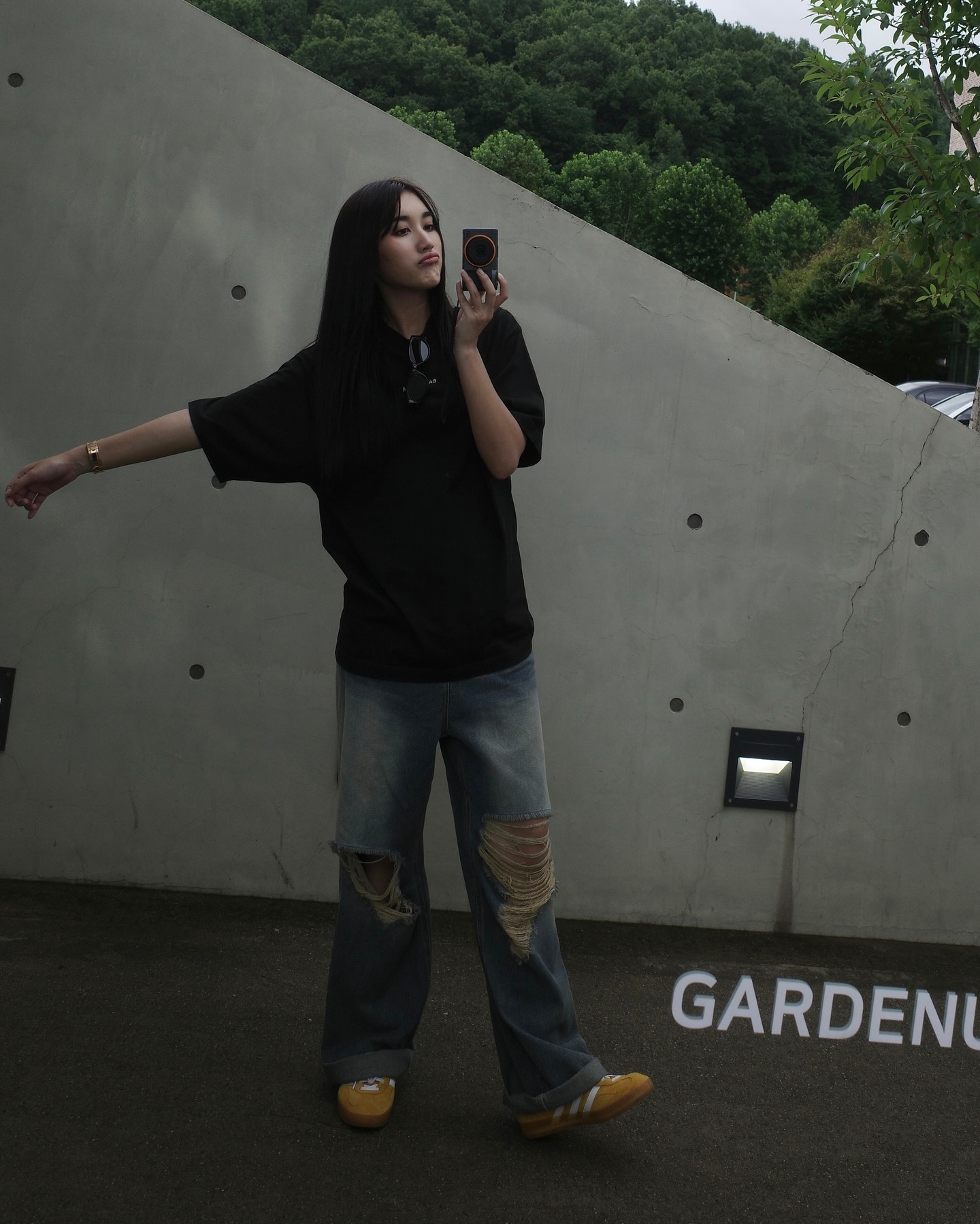 เบส - รักษ์วนีย์ คำสิงห์