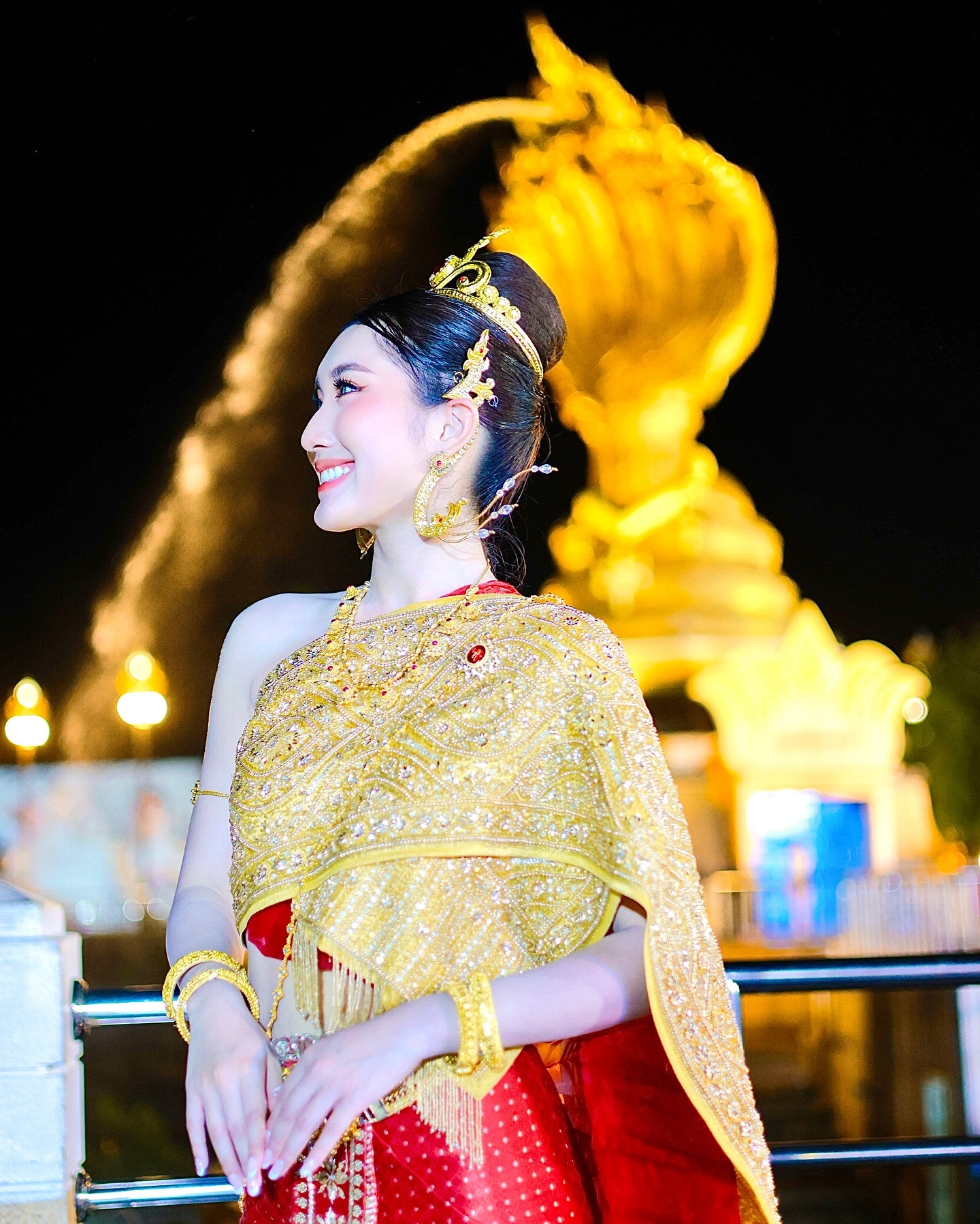 เบส - รักษ์วนีย์ คำสิงห์