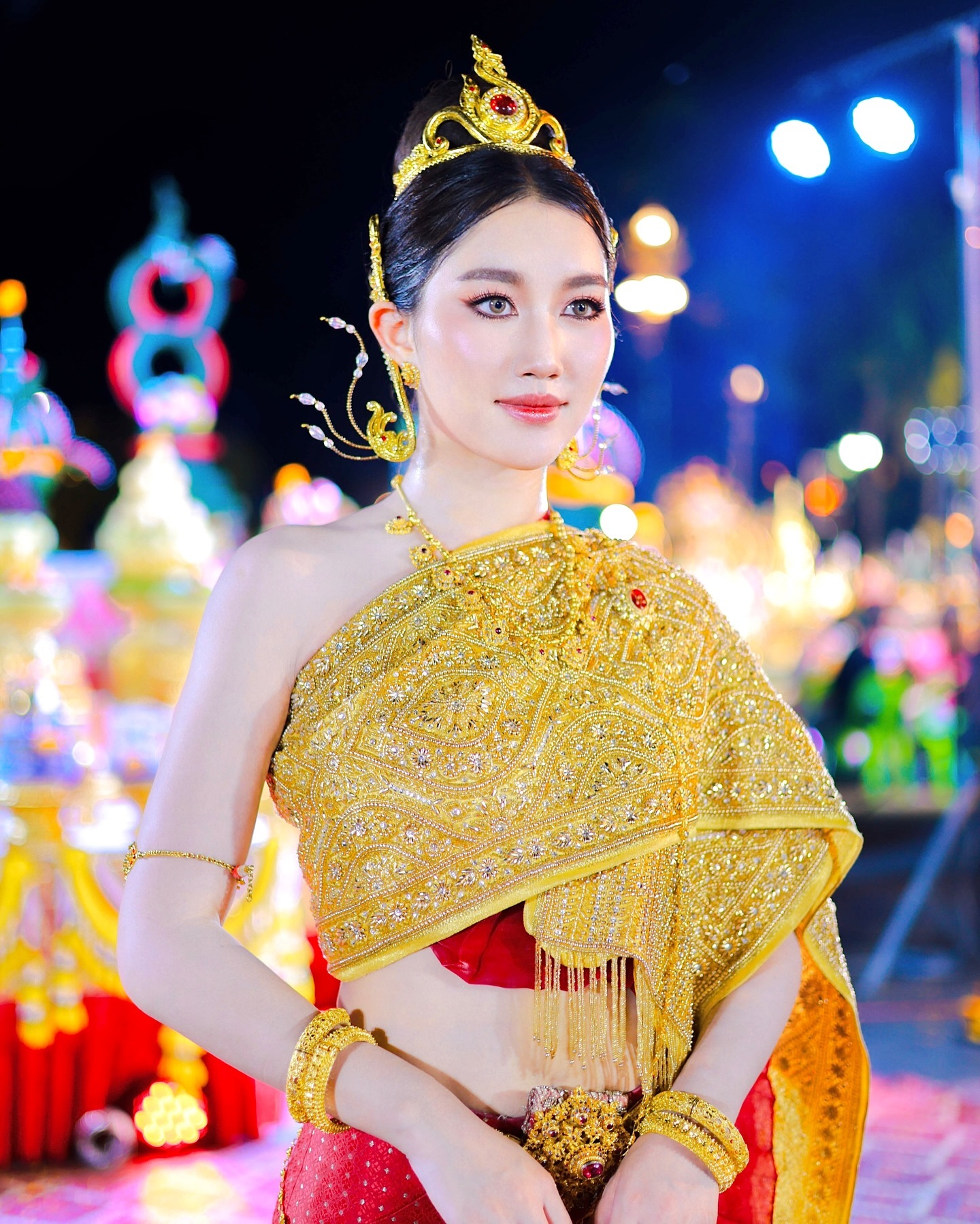 เบส - รักษ์วนีย์ คำสิงห์