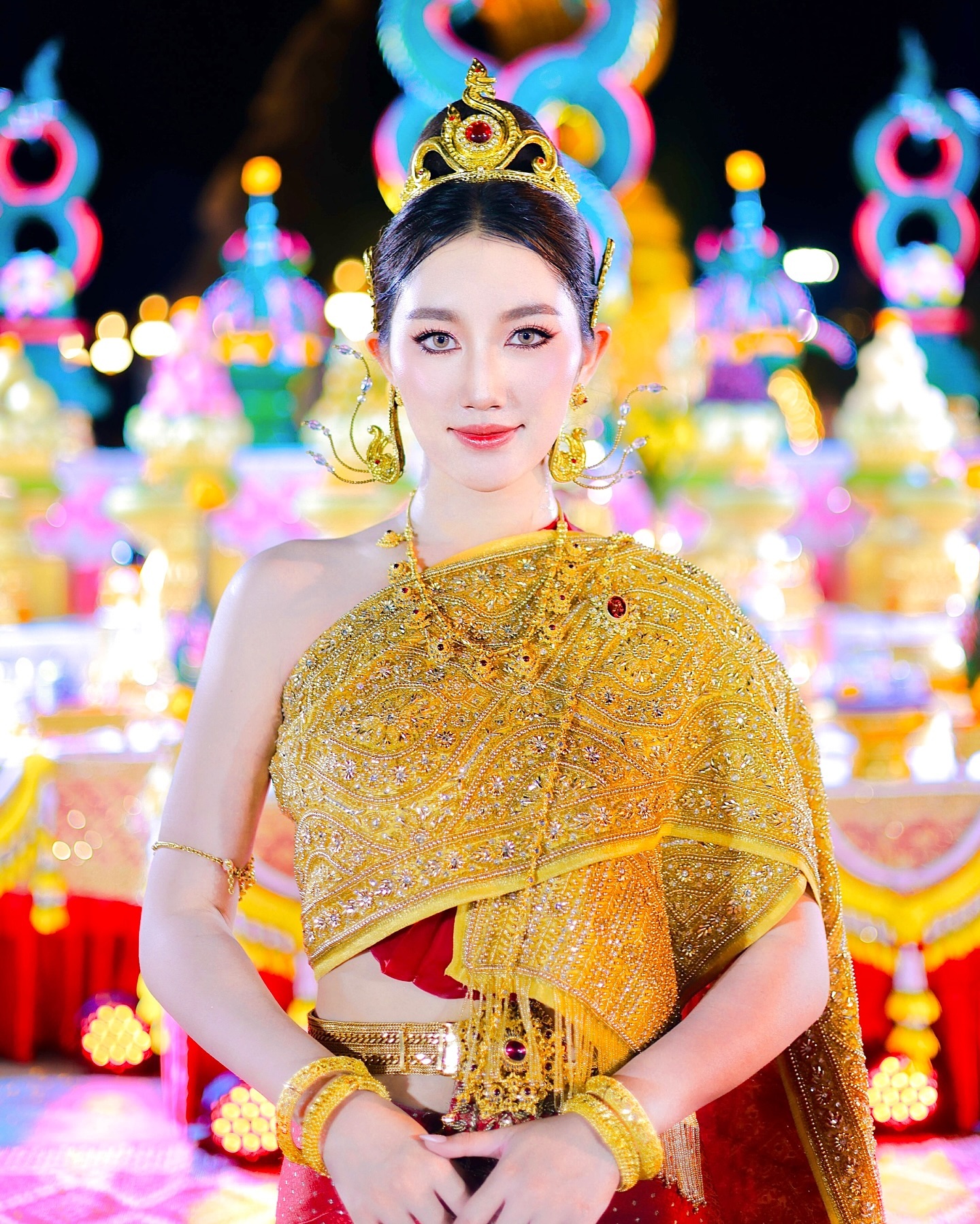 เบส - รักษ์วนีย์ คำสิงห์