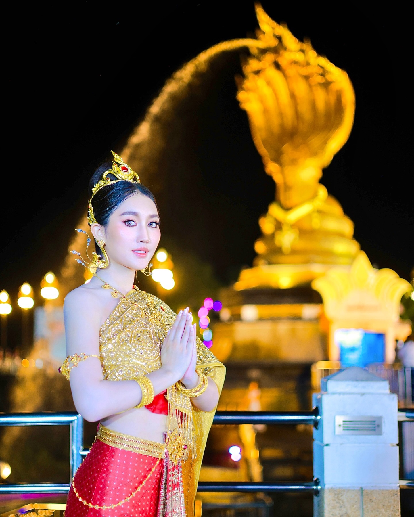 เบส - รักษ์วนีย์ คำสิงห์