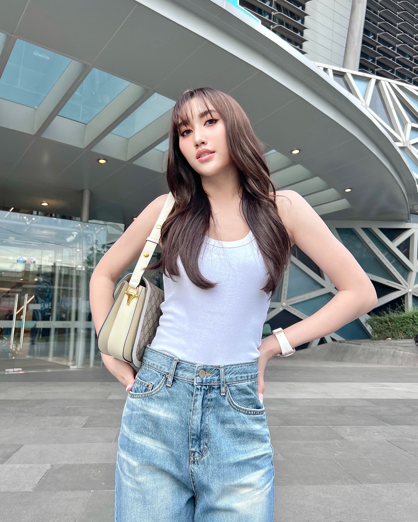 เบส - รักษ์วนีย์ คำสิงห์