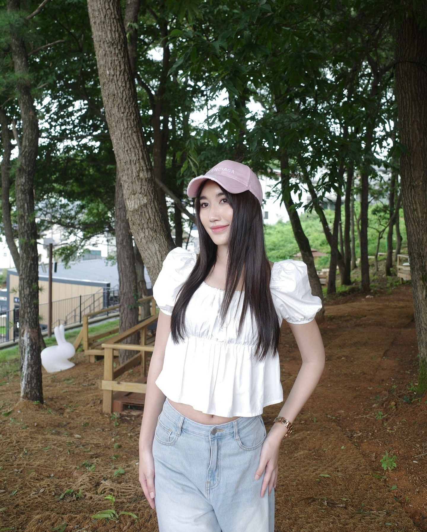 เบส - รักษ์วนีย์ คำสิงห์