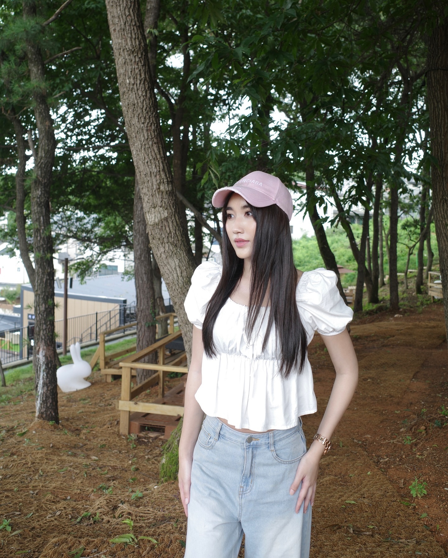 เบส - รักษ์วนีย์ คำสิงห์