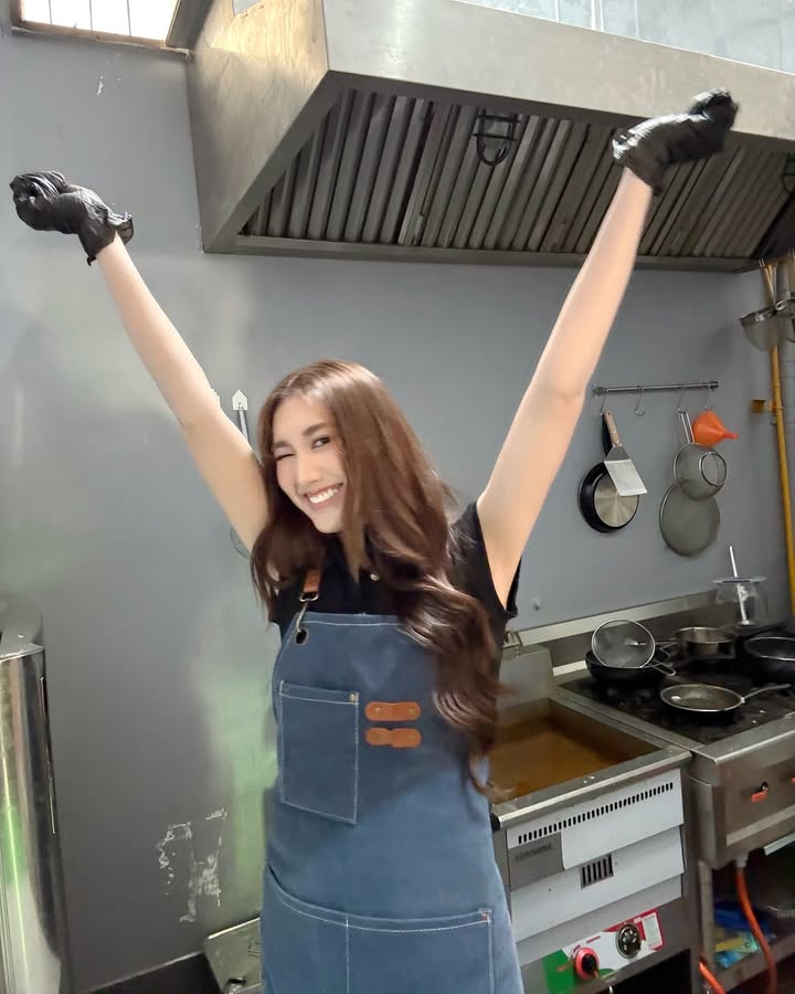เบส - รักษ์วนีย์ คำสิงห์