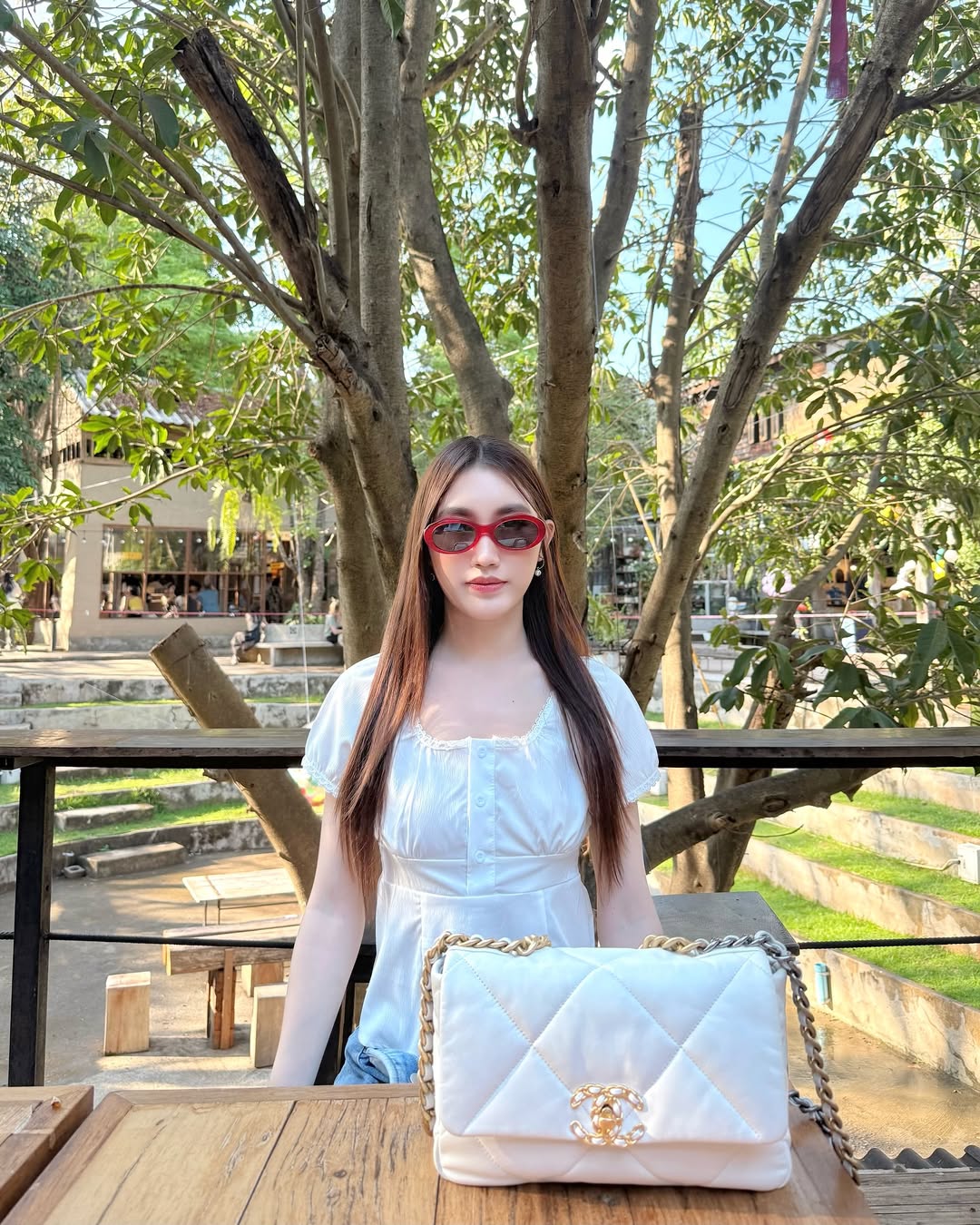 เบส - รักษ์วนีย์ คำสิงห์