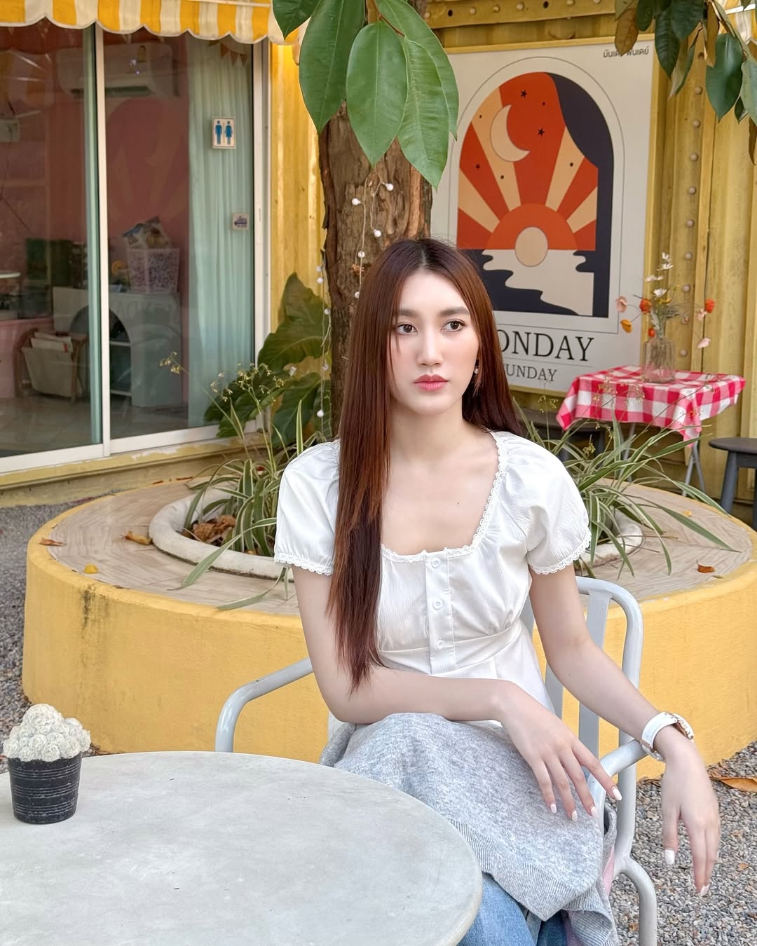 เบส - รักษ์วนีย์ คำสิงห์