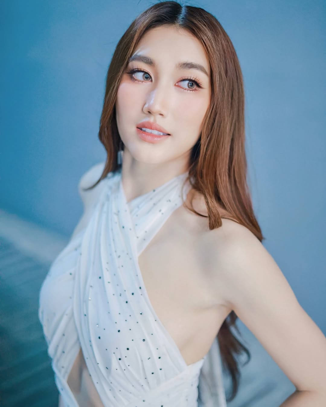 เบส - รักษ์วนีย์ คำสิงห์