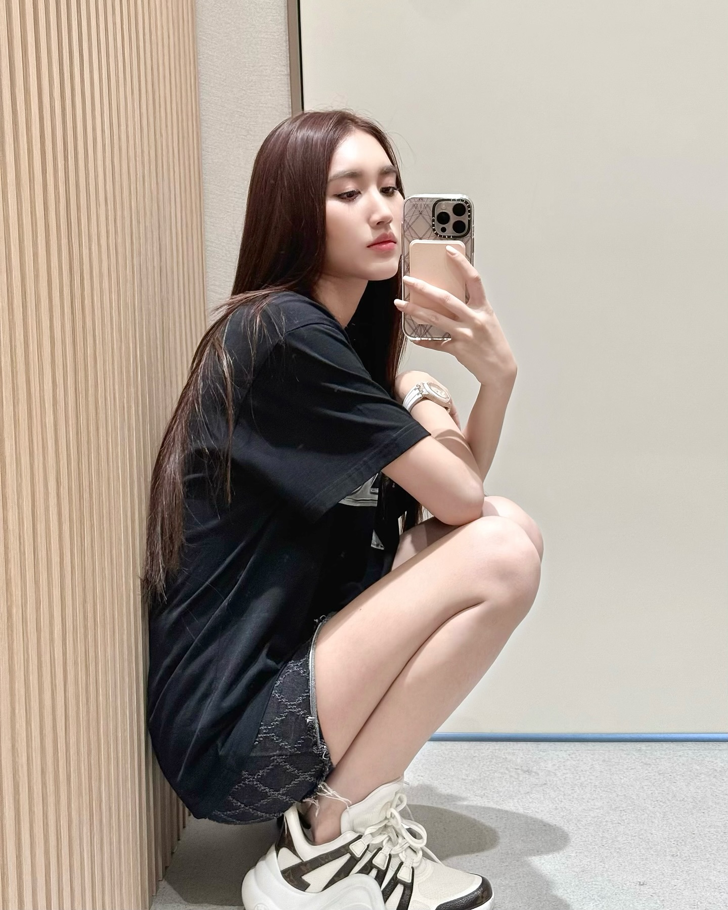 เบส - รักษ์วนีย์ คำสิงห์
