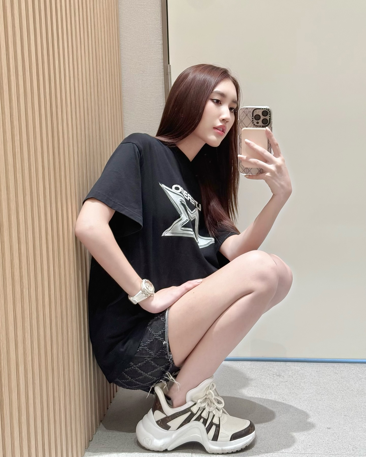 เบส - รักษ์วนีย์ คำสิงห์