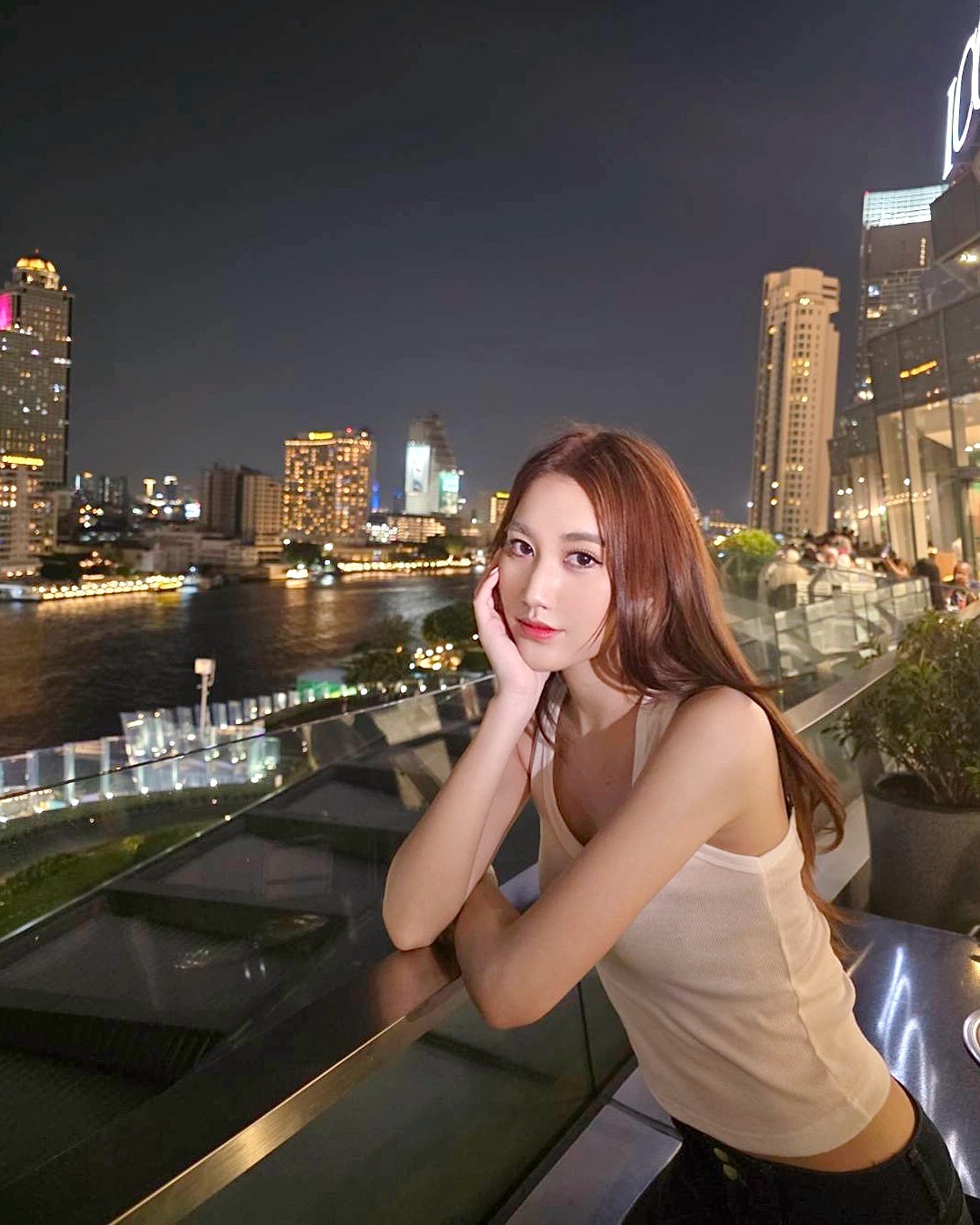 เบส - รักษ์วนีย์ คำสิงห์
