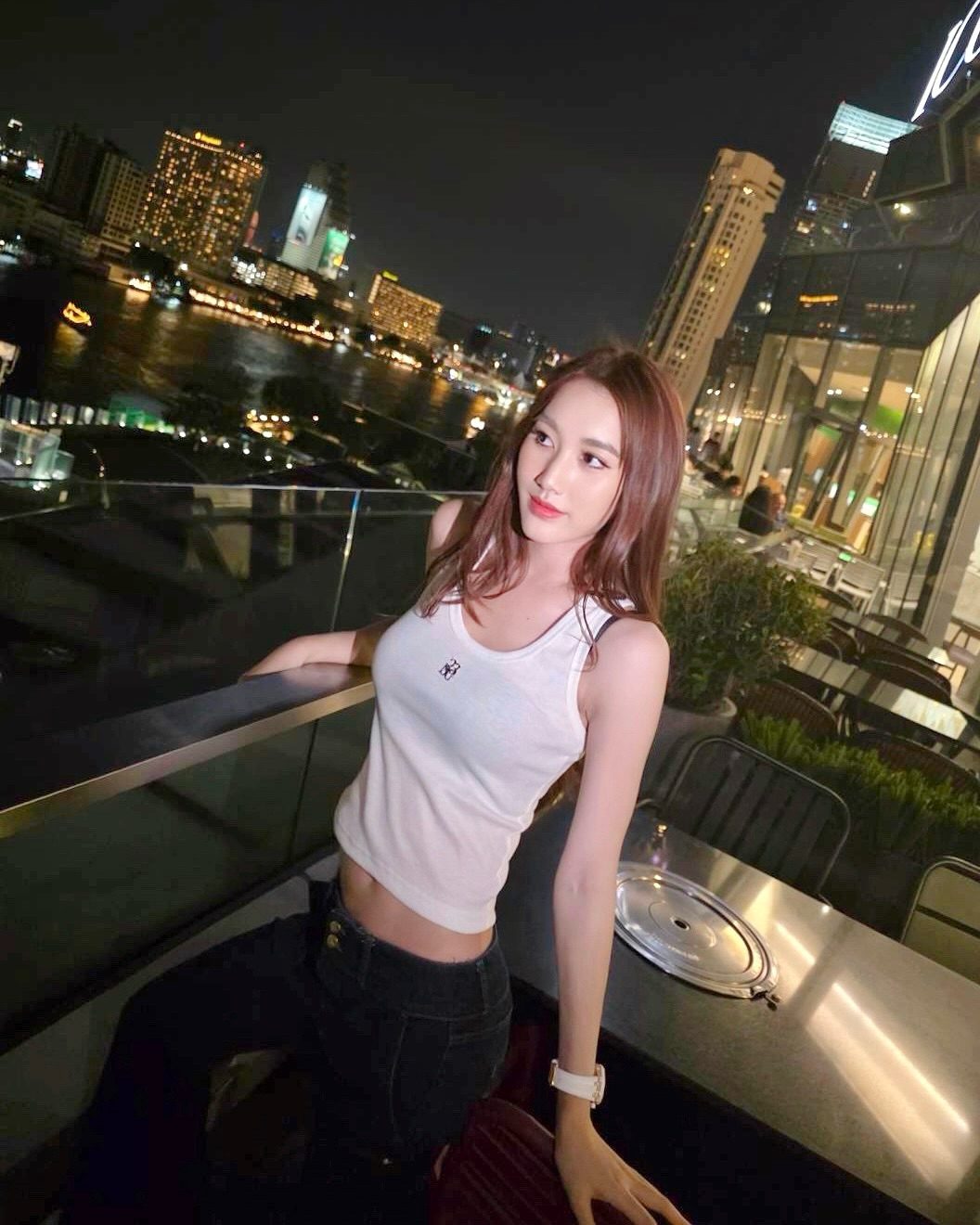 เบส - รักษ์วนีย์ คำสิงห์