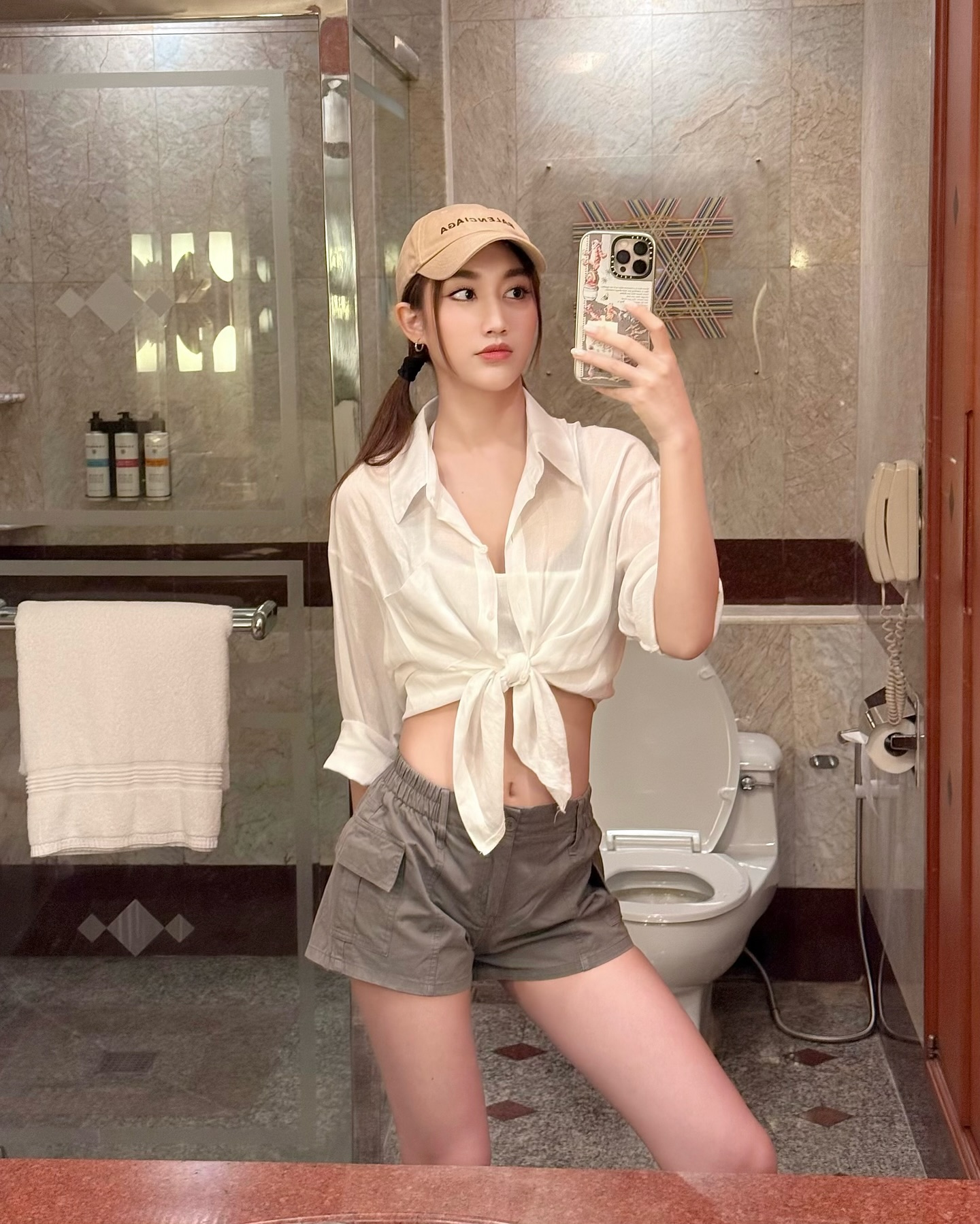 เบส - รักษ์วนีย์ คำสิงห์