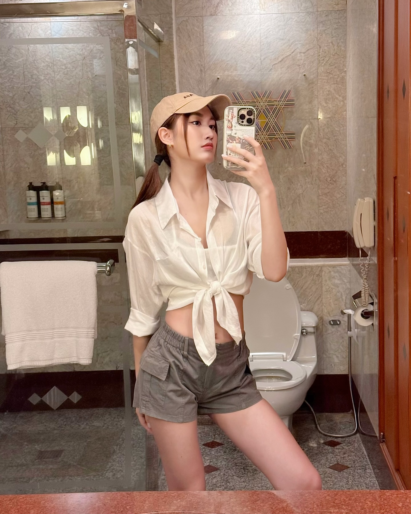 เบส - รักษ์วนีย์ คำสิงห์